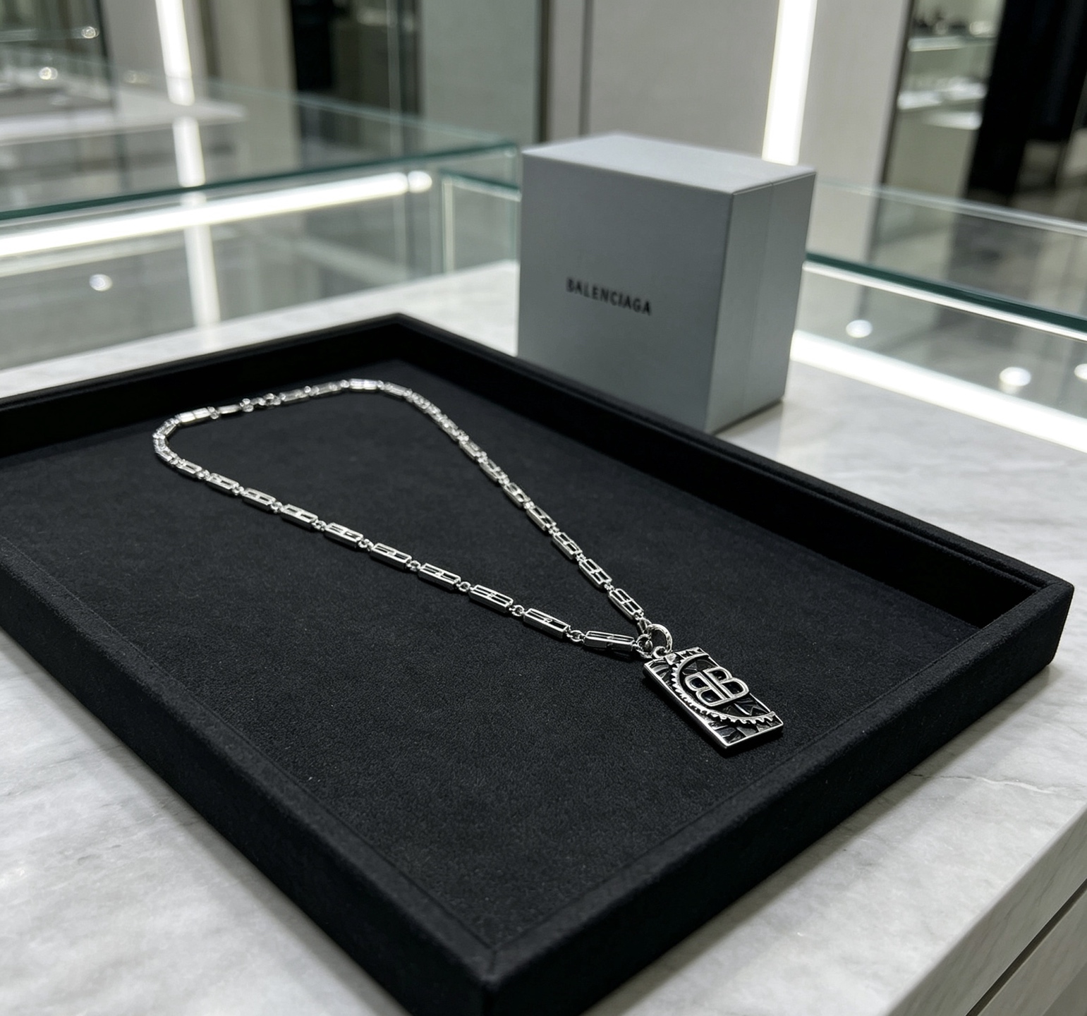Balenciaga Haute Couture Haute Couture Fine Jewelry Piece Ref.88F1FA81 2