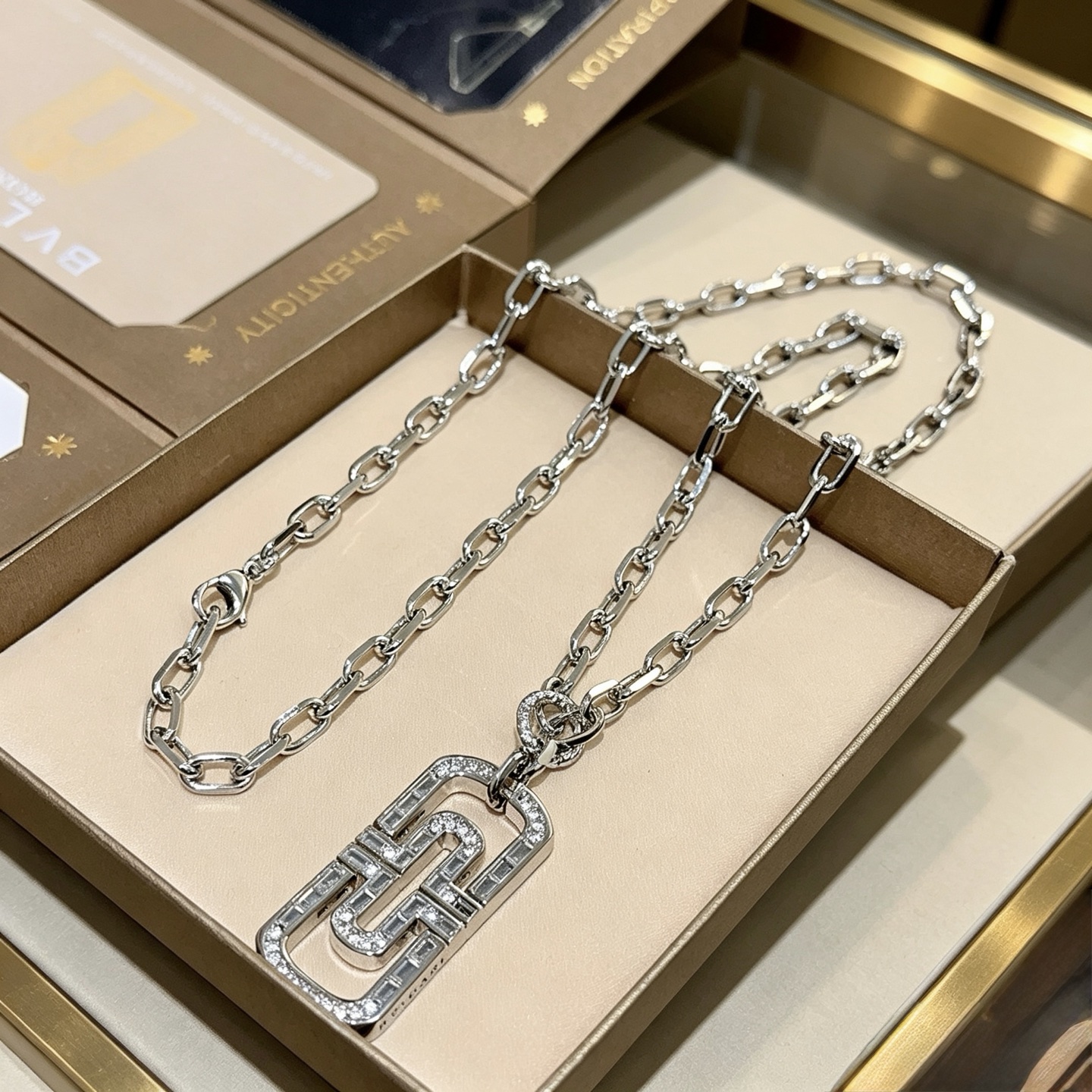 Bvlgari Haute Joaillerie Fine Jewelry Earrings Necklace Ring 8