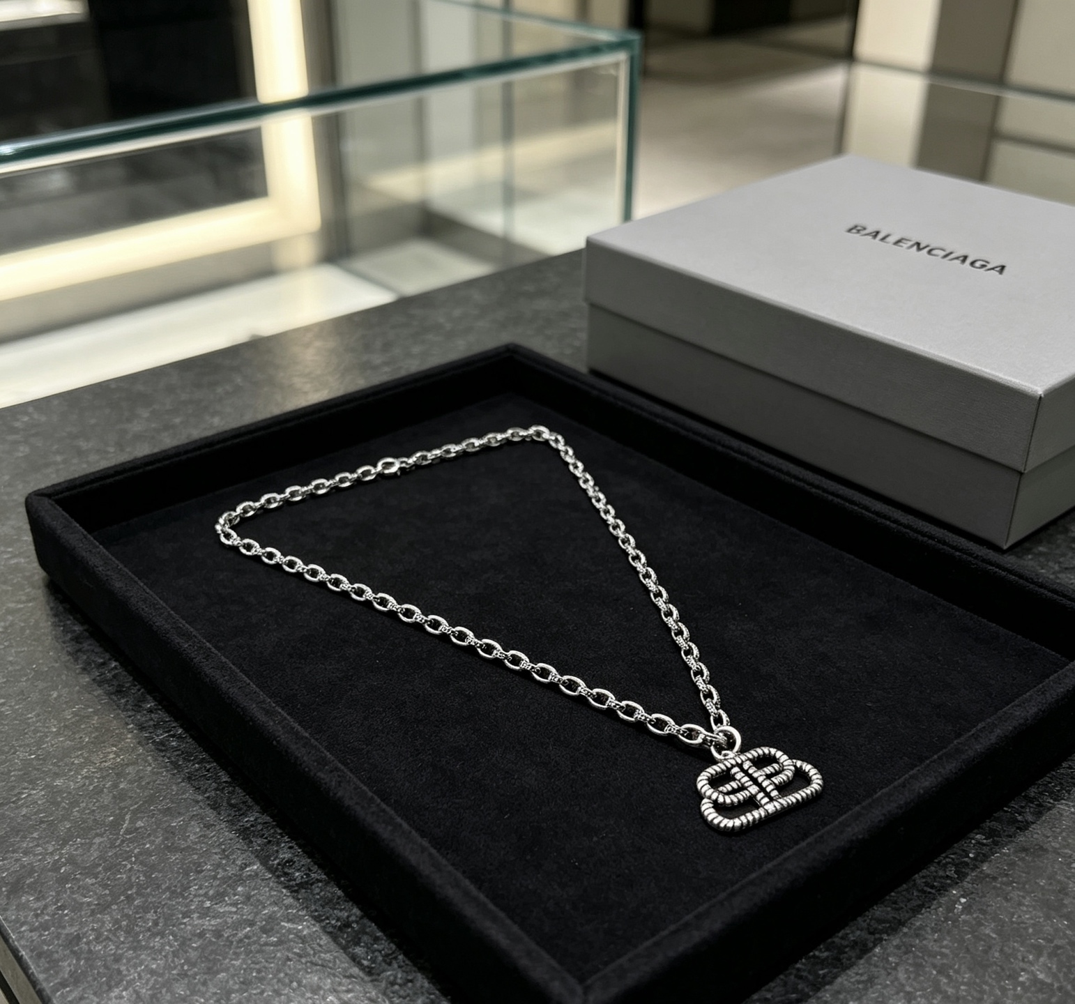 NO:896511,Batch original single goods new products Balenciaga necklace Balenciaga new necklace counter consistent fine details workmanship every detail process in place fine design craftsmanship hot models shipped unique design retro style Balenciaga necklace, jewelry boutique, balenciaga, balenciaga, necklace19860909批 原单货新品 巴黎世家项链 Balenciaga 新款项链专柜一致 细节做工精细 每个细节流程到位 设计工艺精细 火爆款出货 设计独特 复古风格 巴黎世家项链,饰品精品,balenciaga,balenciaga,necklace,Jewelry