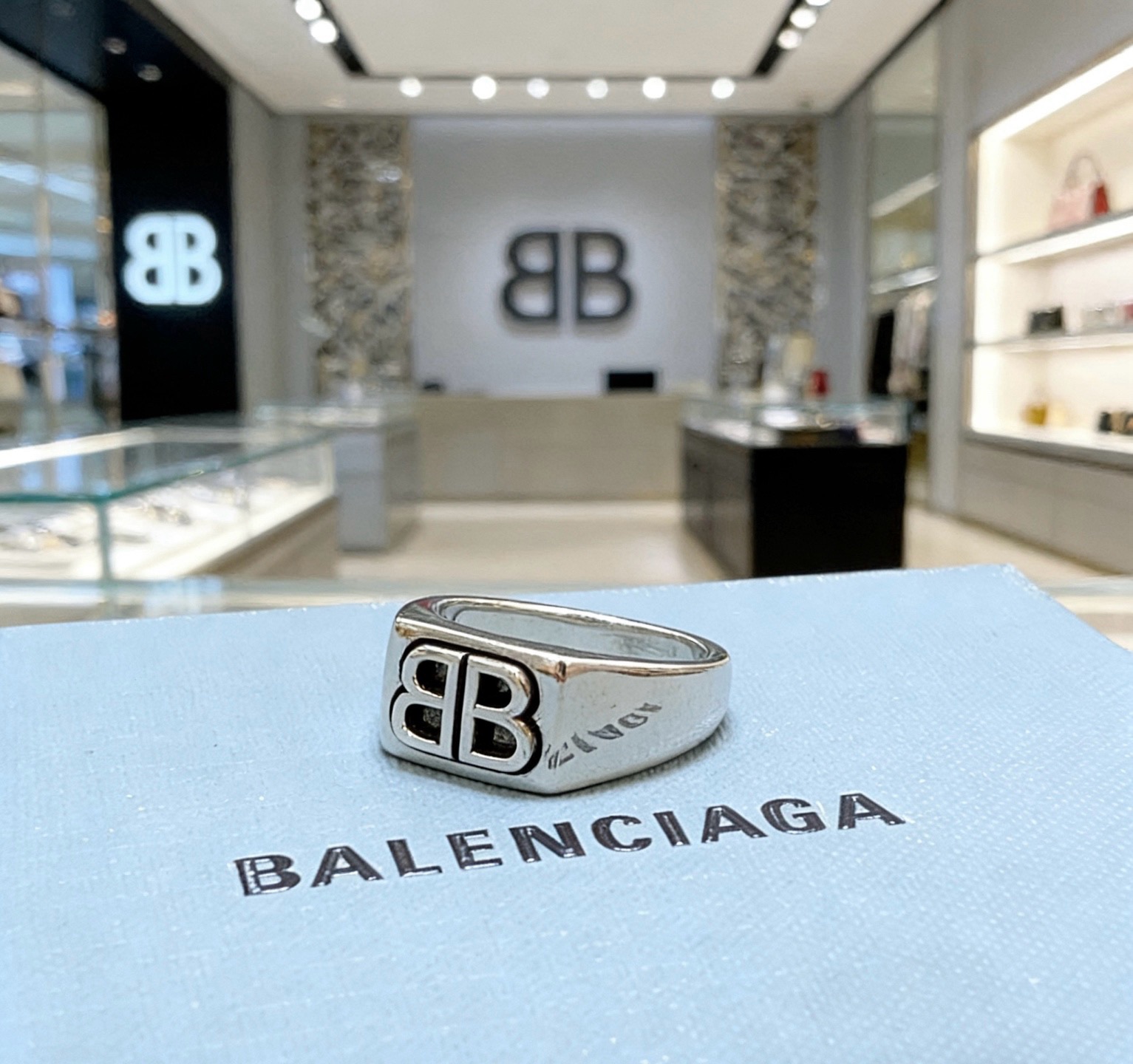 Balenciaga Haute Couture Haute Joaillerie Fine Jewelry Earrings Necklace 2