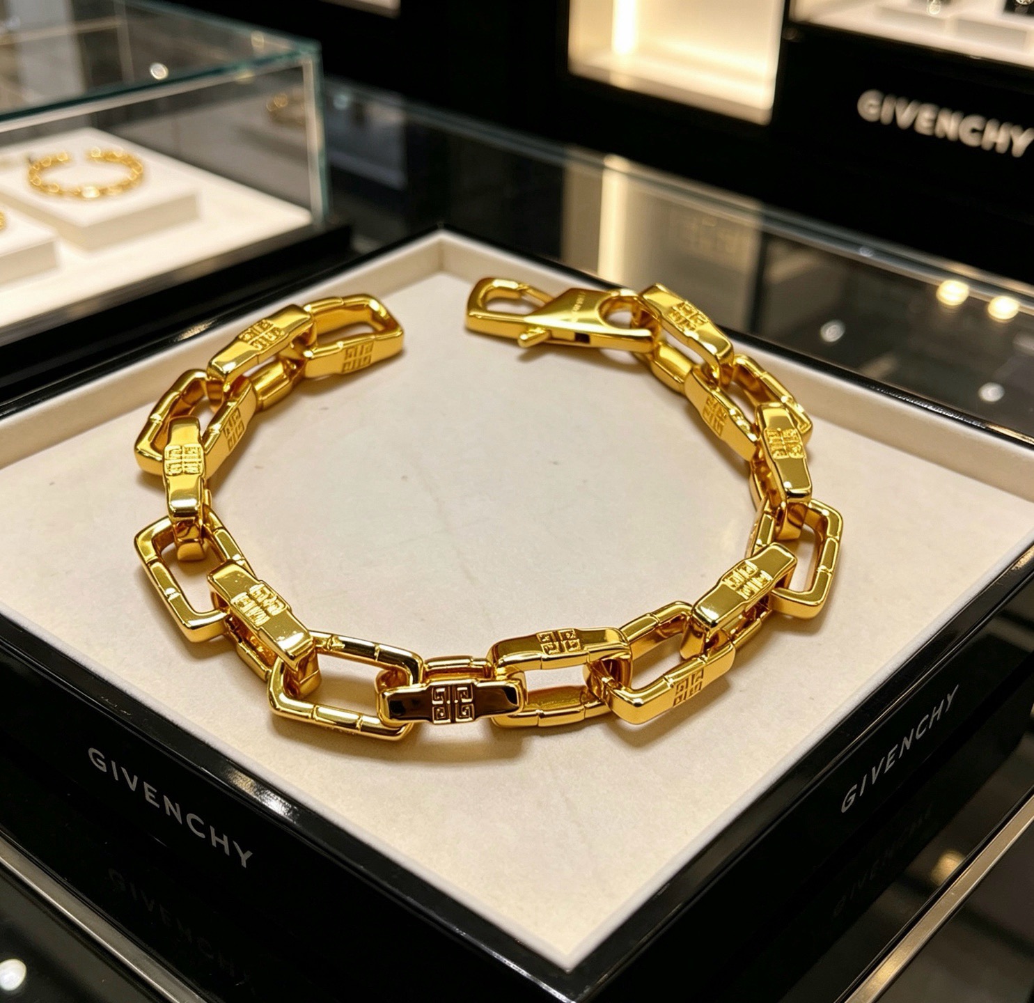 Balenciaga Haute Joaillerie Fine Jewelry Earrings Necklace Ring 4
