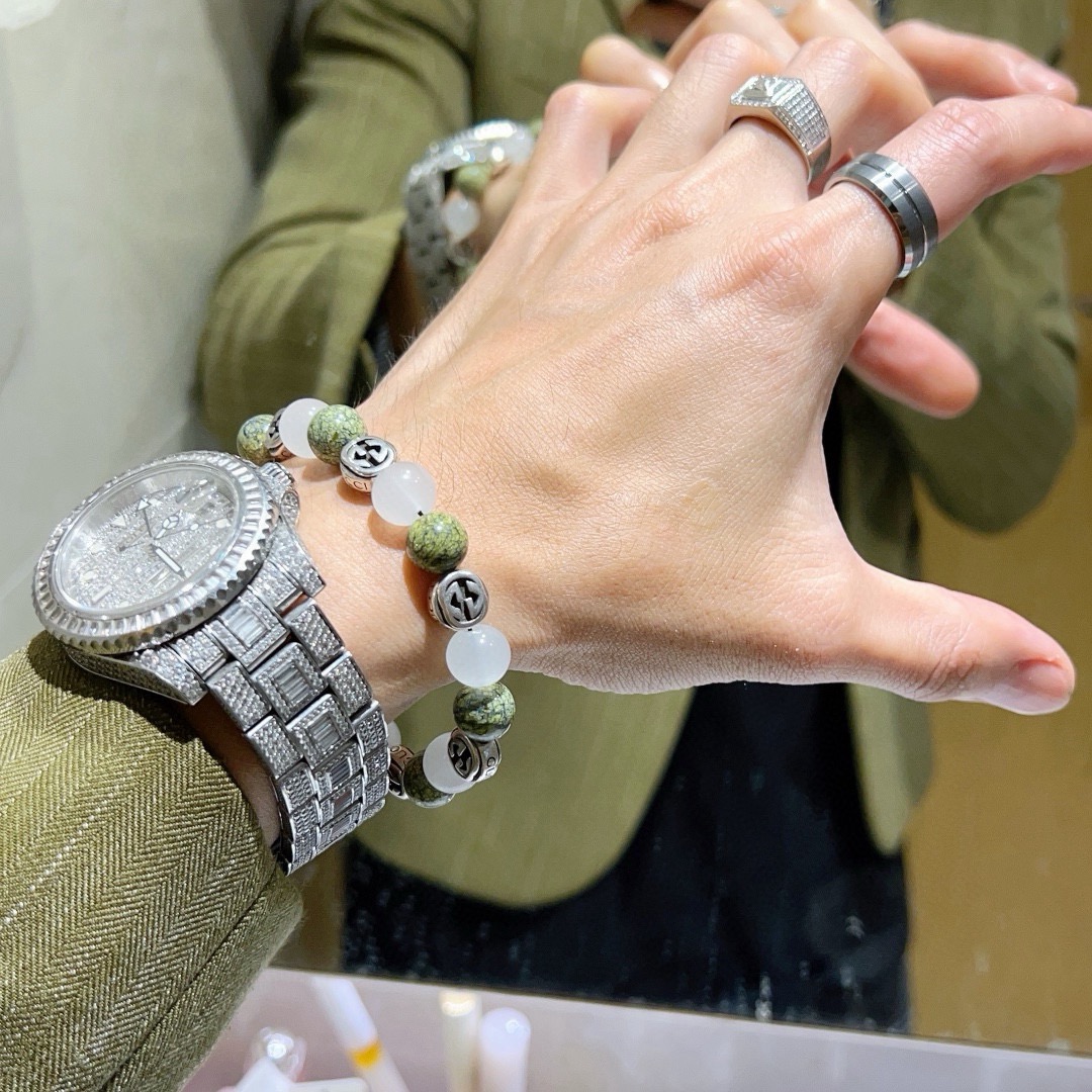 Gucci Anger Forest bracelet Silver-toned metal with green serpentine beads and white chalcedony beads 18cm