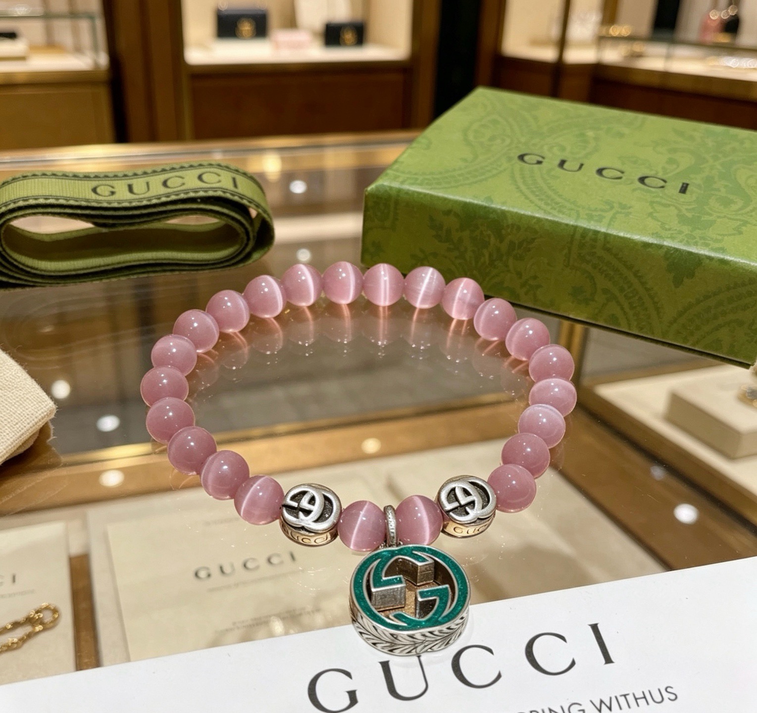 NO:923419,Batch new product release Gucci bracelets for men and women. The latest natural cat's eye bracelet is of higher quality. The same style as the star's Anger Forest series double G bracelet. Size: 16-24 cm. The details are distressed. The shiny version is not available in the market. It is not commonly made in the market. This model has been released. The best-selling model in Gucci. Very good to match clothes, high-quality jewelry, gucci, bracelet.19860909批 新品发布古驰手链男女同款 最新款天然猫眼石手链档次更高明星同款Anger Forest系列双g手链 尺寸:16-24厘米 细节对版做旧处理 非市面亮面版型 非市面普通做这款一直在出 古驰里面热卖款 非常好搭配衣服,饰品精品,gucci,bracelet,Jewelry