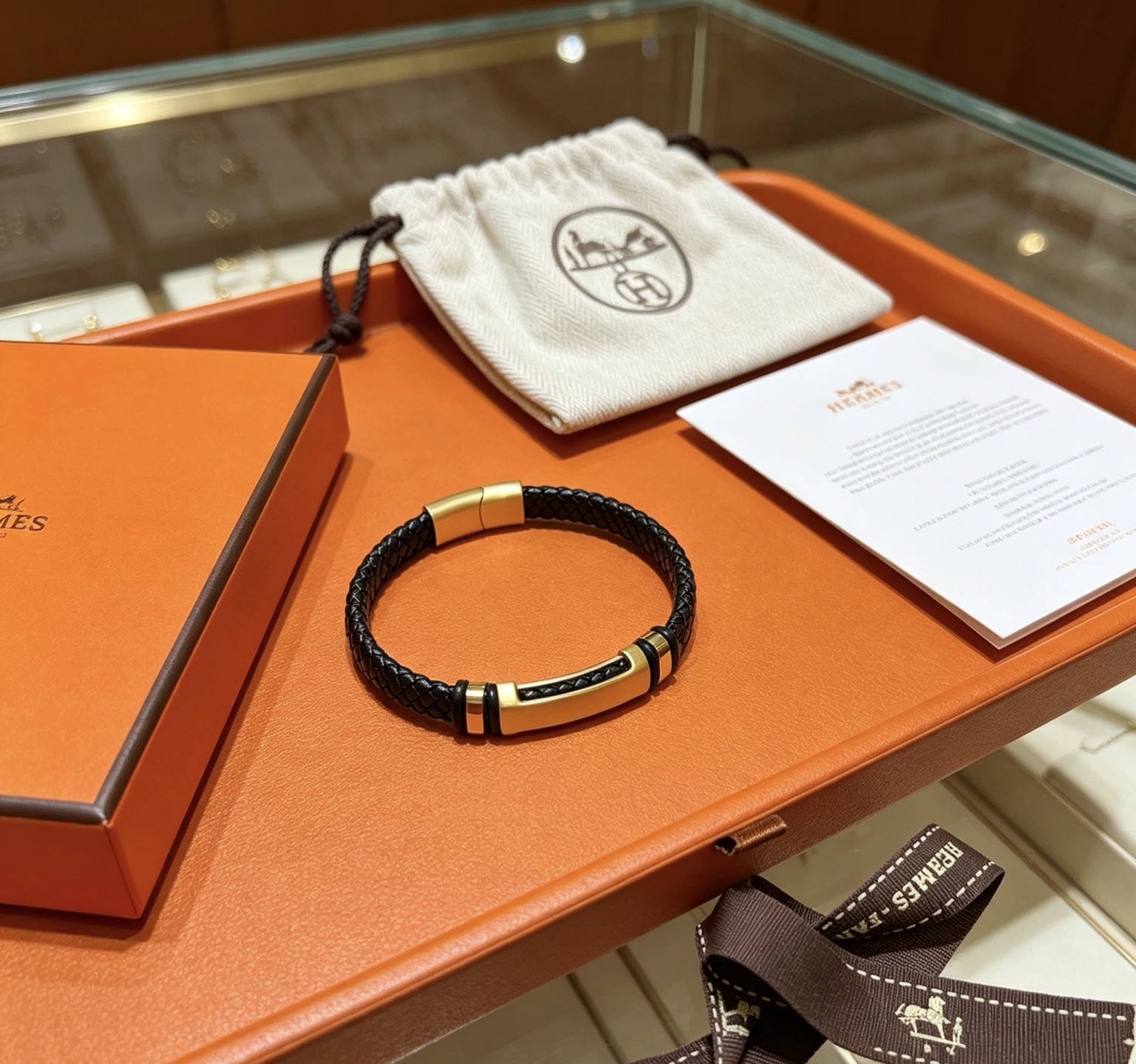 NO:923453,Batch. New Hermes Hermes bracelet braided bracelet thickened version, gold version. High-end Seiko version [color] [color] Many Internet celebrities have the same style. Hermes bracelets are a test of the master's craftsmanship. It is not easy to ensure that every detail is in place [color] [color] High-end customization. Same style for men and women. Hermès is popular. 1:1 super refined star. The same K gold texture, crafted with high-end craftsmanship.  It’s really amazing to use, fine jewelry, hermes, hermes, bracelet, gold19860909批.新款Hermes爱马仕手链编织手绳加厚版 黄金版.高级精工版[色][色]众多网红同款 爱马仕手链太考验师傅的手艺了 要确保每个细节都到位不简单[色][色] 高端定制 男女同款 爱马仕火爆 1:1超精赞明星 同款 k金质感,精工高端工艺打造出炉. 上手真的赞爆,饰品精品,hermes,hermes,bracelet,gold,Jewelry