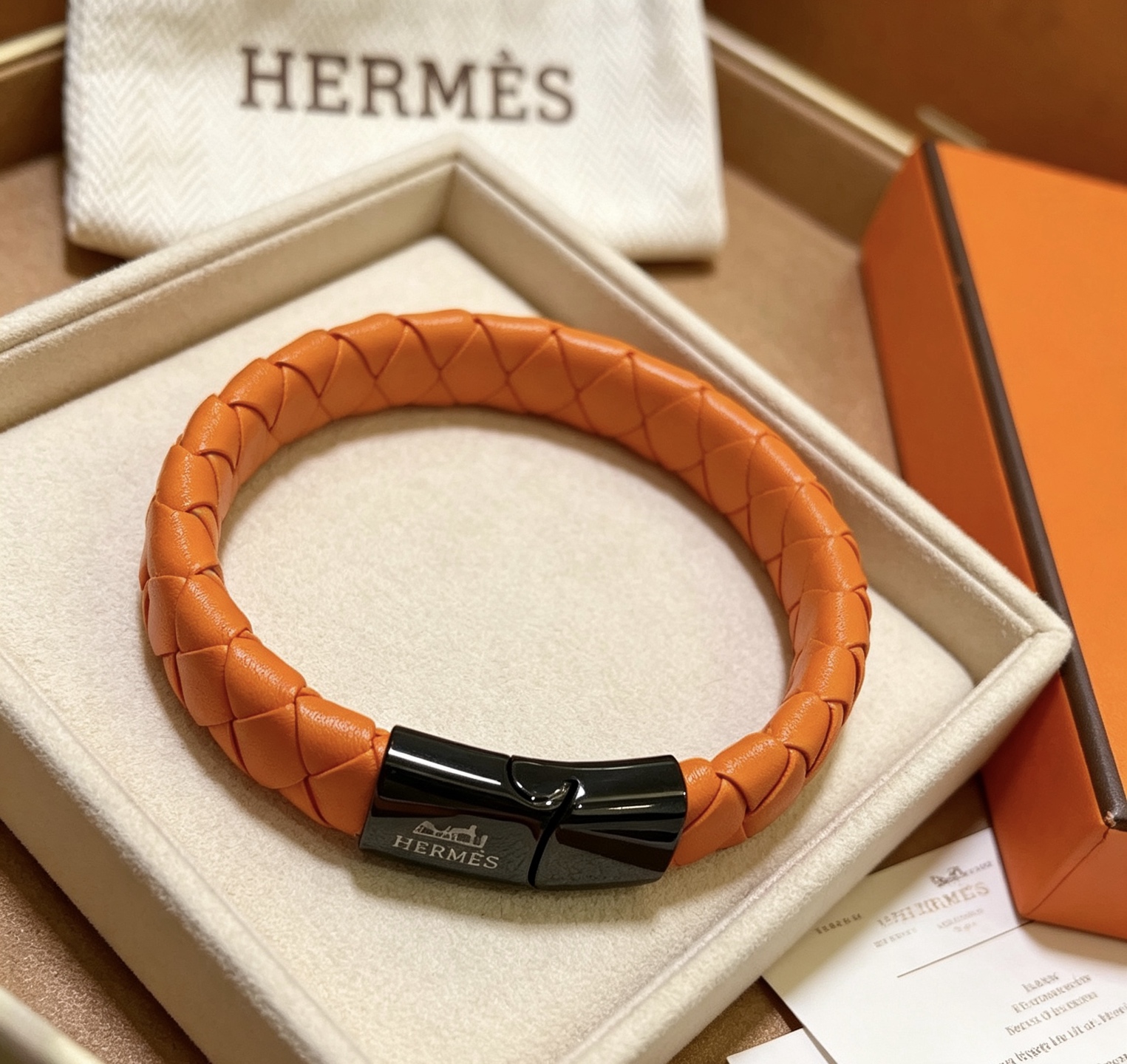 Hermes pulseira de couro trançado com fecho magnético pulseira de couro trançado laranja com fecho de metal preto 19cm
