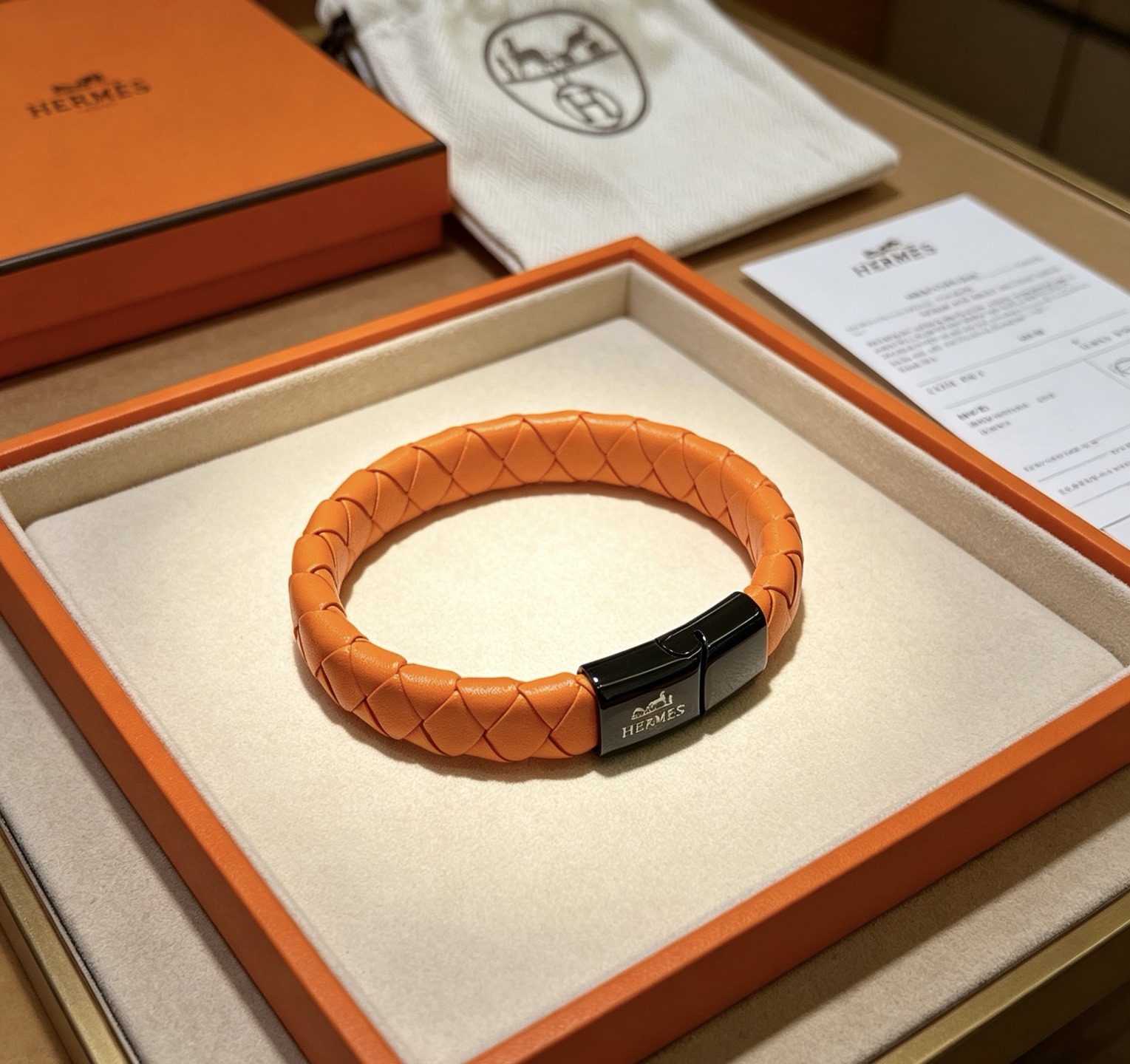 NO:923621,Batch. New Hermes Hermes bracelet braided bracelet thickened version, high-end Seiko version [color] [color] Many Internet celebrities have the same style. Hermes bracelets are a test of the master's craftsmanship. It is not easy to ensure that every detail is in place [color] [color] High-end customization. Same style for men and women. Hermes is popular 1:1 super fine star. The same style k gold texture, crafted with high-end craftsmanship. It's really amazing to get started. Boutique jewelry, hermes, hermes, bracelet19860909批.新款Hermes爱马仕手链编织手绳加厚版 高级精工版[色][色]众多网红同款 爱马仕手链太考验师傅的手艺了 要确保每个细节都到位不简单[色][色] 高端定制 男女同款 爱马仕火爆 1:1超精赞明星 同款 k金质感,精工高端工艺打造出炉. 上手真的赞爆,饰品精品,hermes,hermes,bracelet,Jewelry