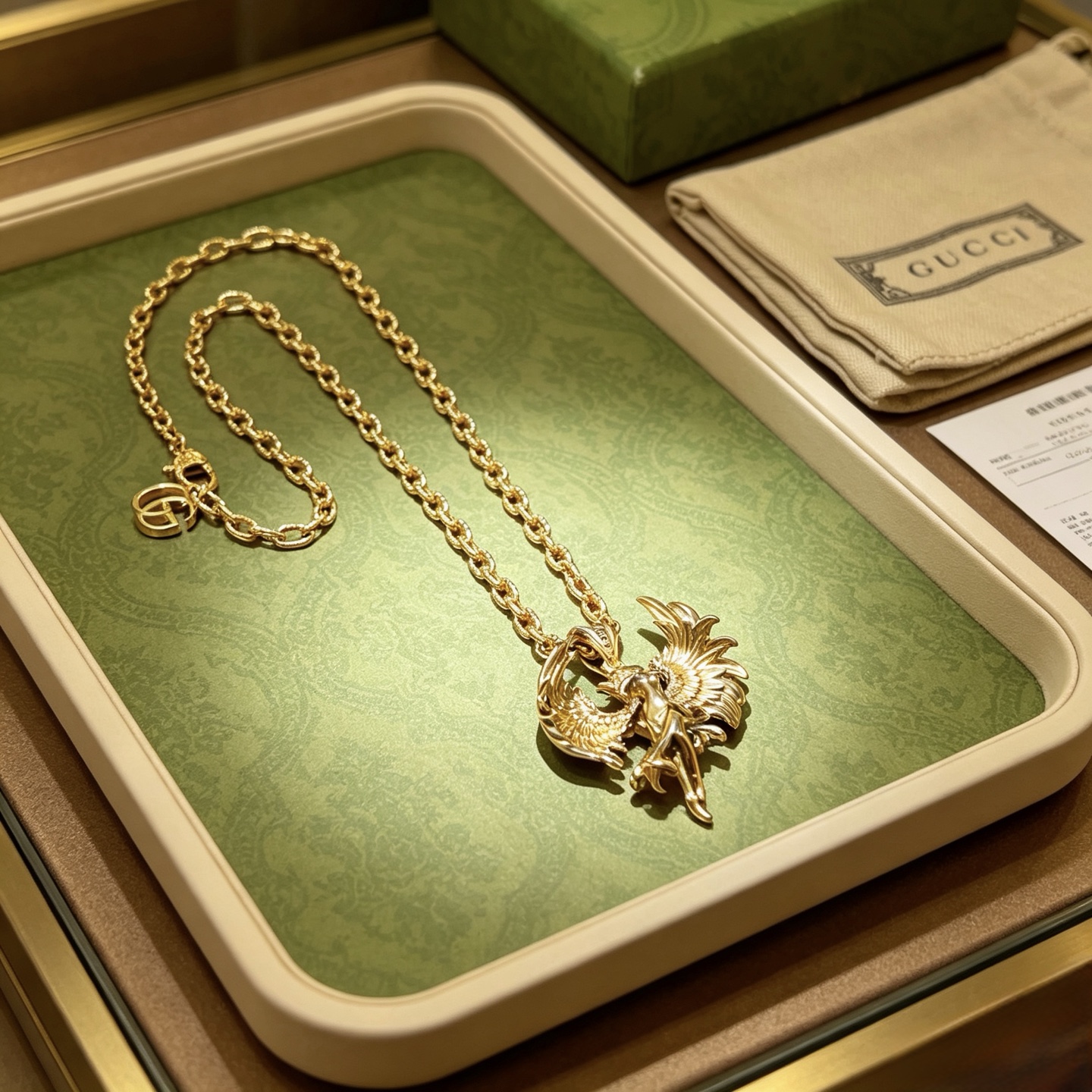NO:923565,Batch, do not explode, douyin is the first choice for Internet celebrities to bring goods. The latest chain of Gucci necklace is of higher quality. The same style as the Anger Forest series double G Gucci goddess new art style retro necklace. It makes the high-end clothes more elegant. It has more brand and personality when going out. The details are distressed. The non-market glossy version. This one has been out. The best-selling model in Gucci. Very easy to match, fine jewelry, gucci, necklace.19860909批 不爆不发 抖音带货网红首选 古驰项链最新款链条档次更高明星同款Anger Forest系列双g古驰女神新品艺术风格复古项链 让高档的衣服搭配更有气质 出去更有牌面和个性 细节对版做旧处理 非市面亮面版型 这款一直在出 古驰里面热卖款 非常好搭配,饰品精品,gucci,necklace,Jewelry
