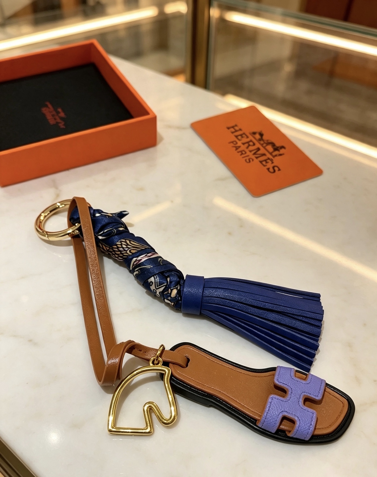 Hermes Jewelry 。NewHermesHermesKeychainKeychain 。 HermesCharmKeychain Hermes 1:1 k ， 。 Keychain — photo 6
