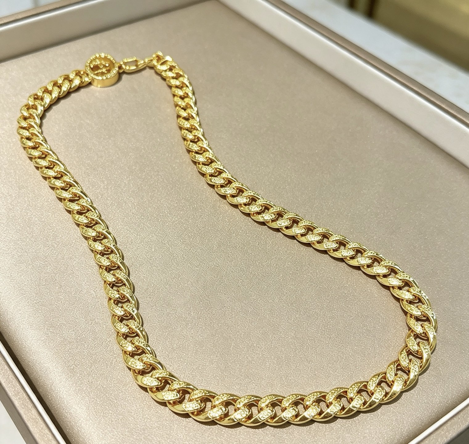 Bvlgari DIVAS DREAM necklace 18K yellow gold with diamond-paved chain links 60cm