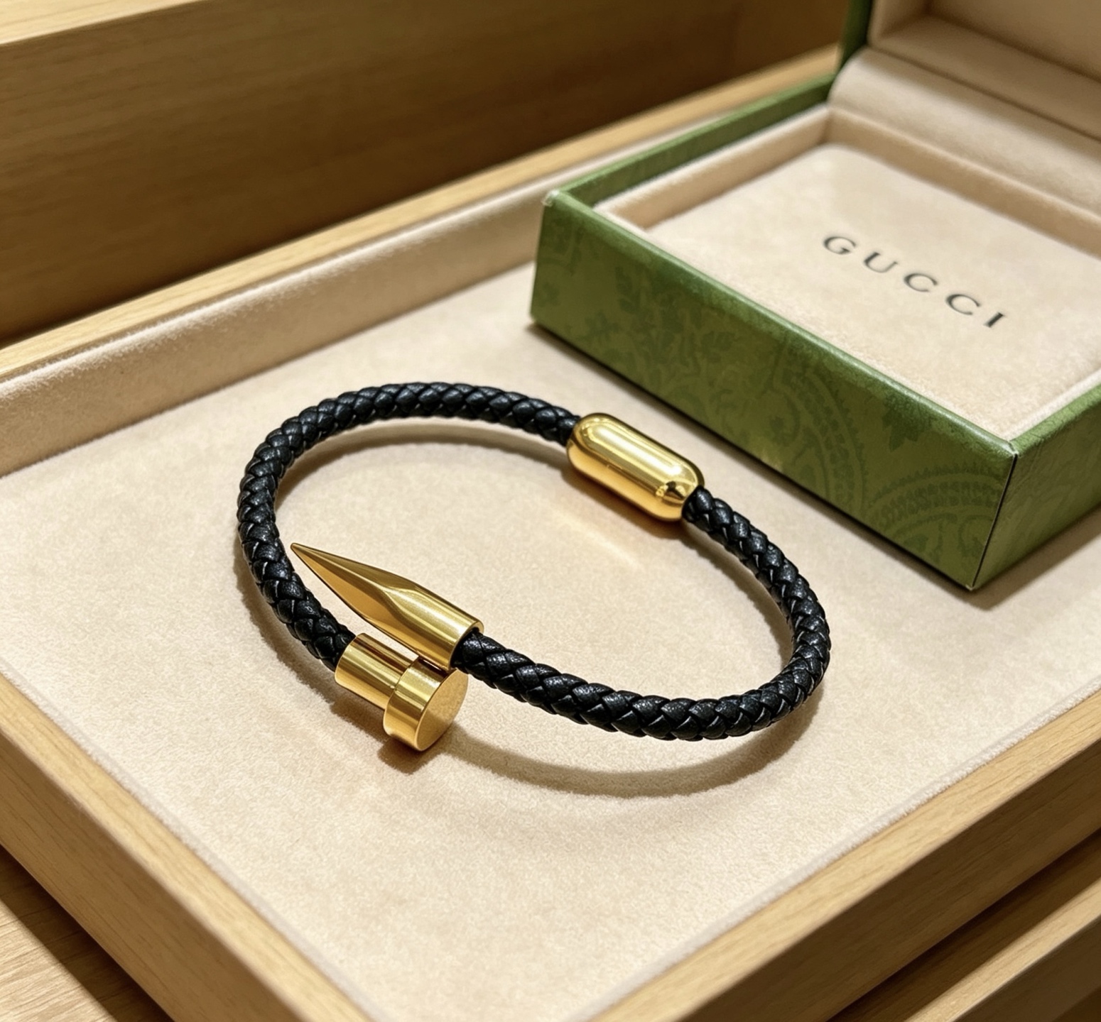 Gucci Anger Forest bracelet Black braided leather with gold-tone metal hardware 19cm
