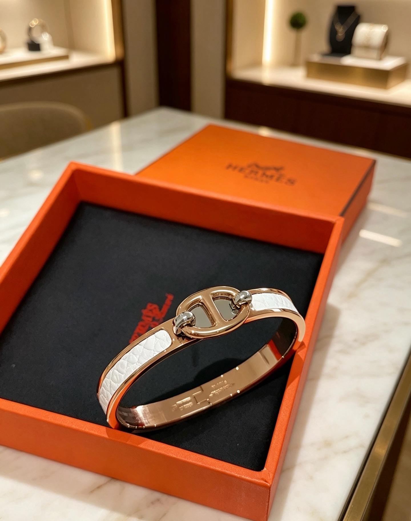 Hermes Clic Chaine d Ancre bracelet Rose gold metal with white embossed leather inlay silver-toned hardware accents 17cm
