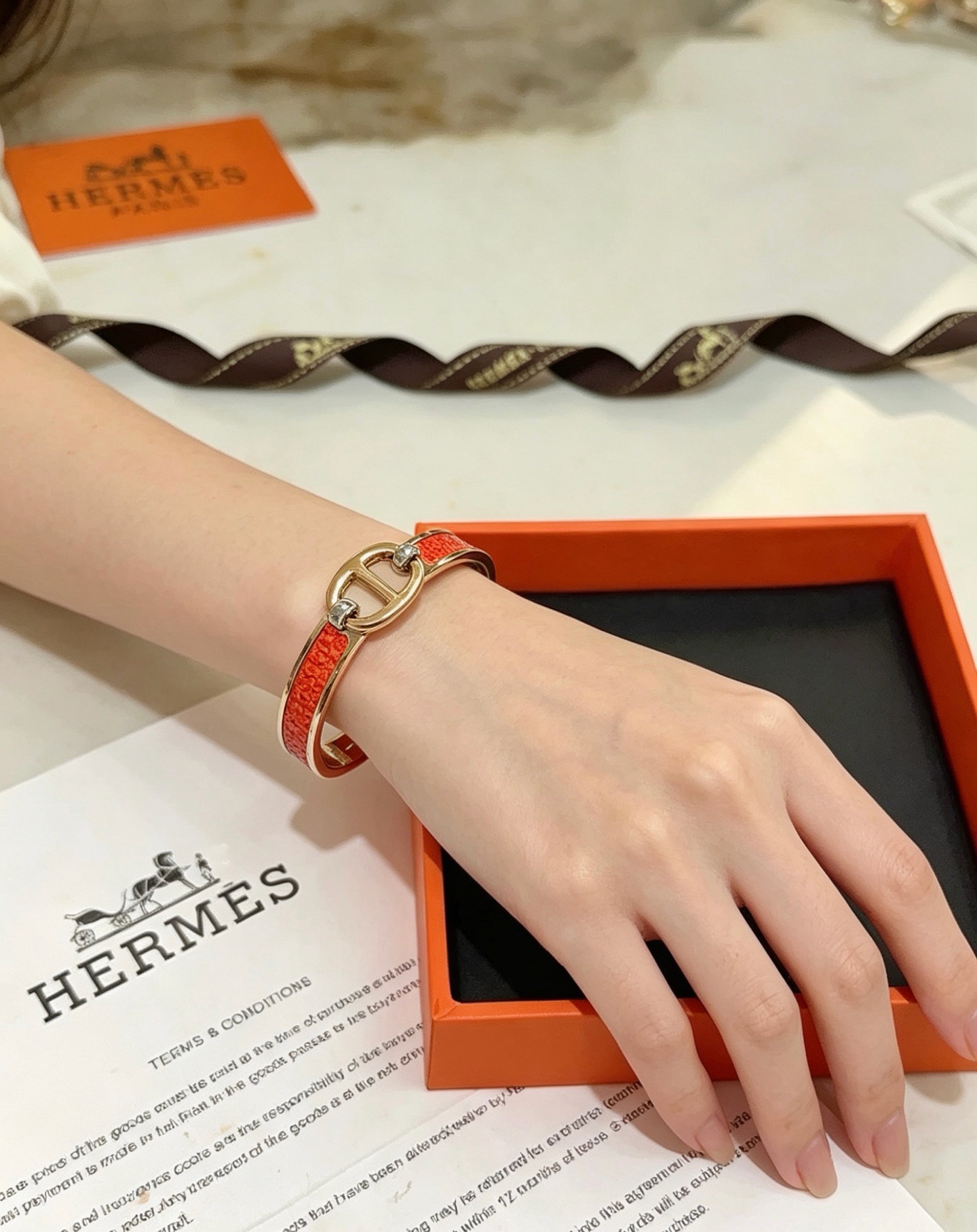 Hermes Mini Clic Chaine d Ancre bracelet Rose gold plated metal with red lizard-pattern enamel silver-tone clasp accents 17cm inner circumference