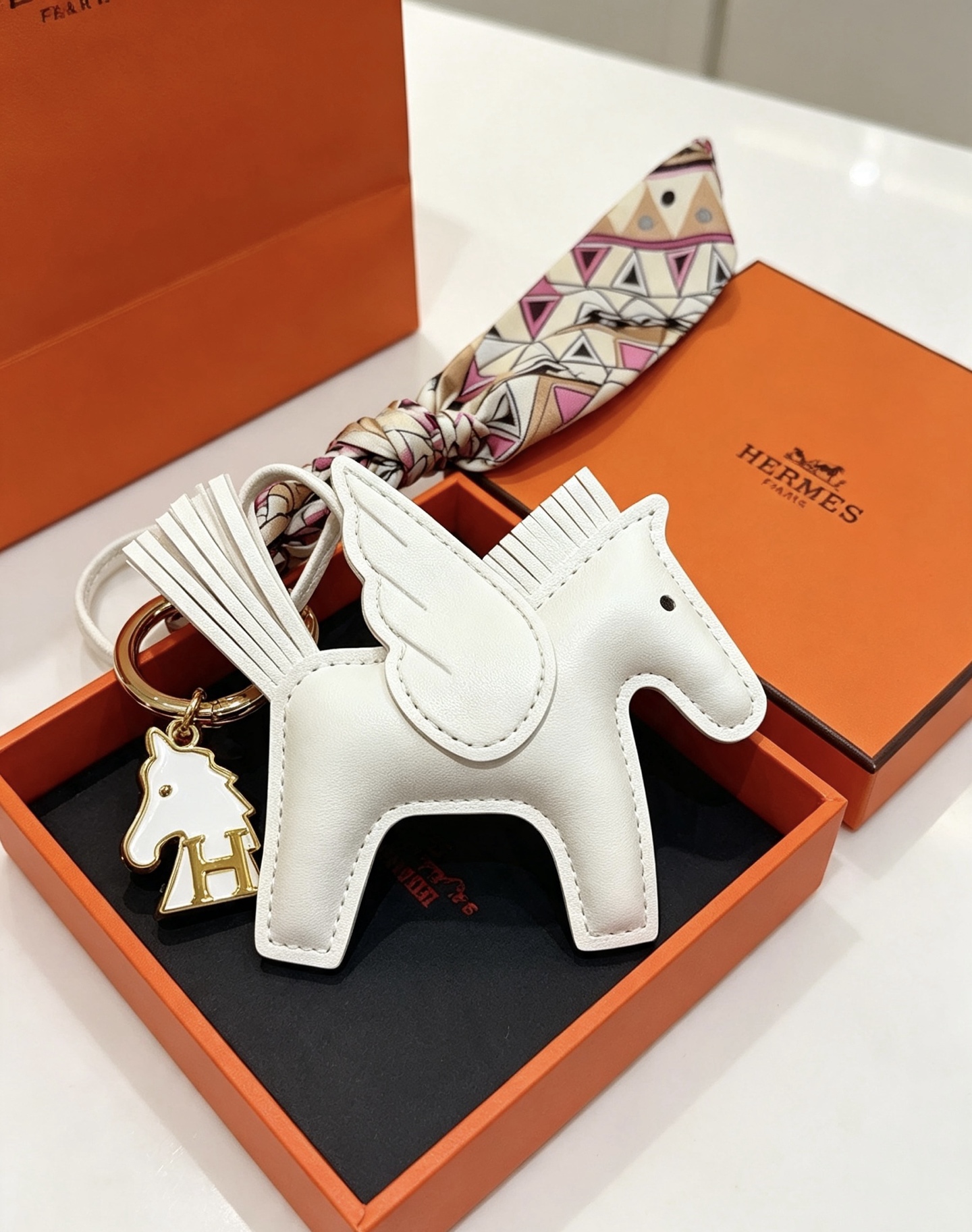Hermes Rodeo Pegase Key Charm pendant White leather with gold tone metal multicolor printed silk twilly 12cm