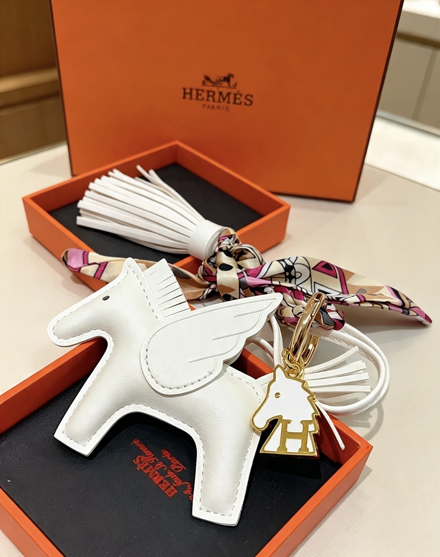 Hermes Rodeo Pegase Key Charm pendant White leather with gold tone metal multicolor printed silk twilly 12cm