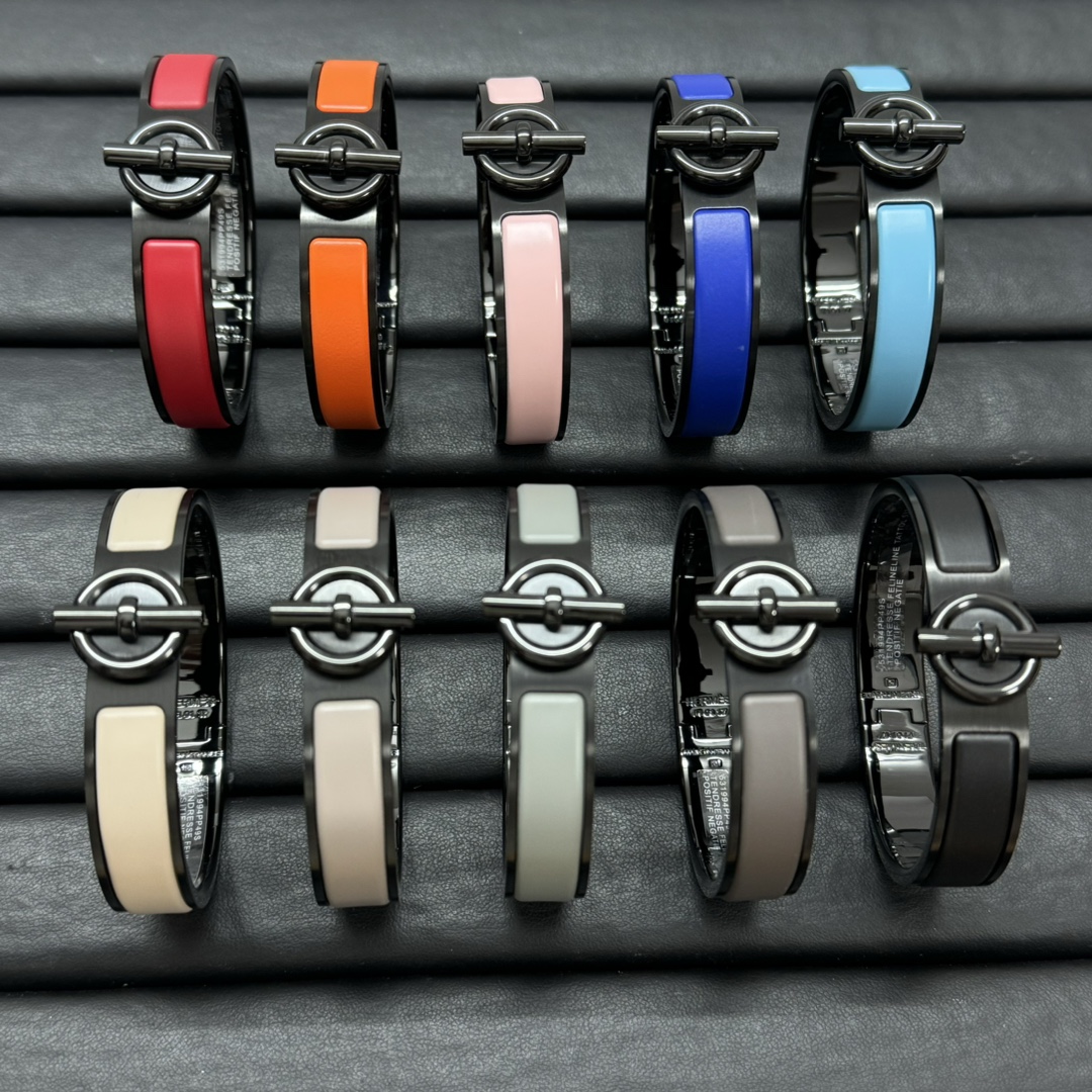 NO:102828,Hermes new style matte lock enamel bracelet, Hermes bracelet, hermes, bracelet19860909爱马仕新款 哑光锁扣珐琅手镯,爱马仕手镯,hermes,bracelet,Jewelry