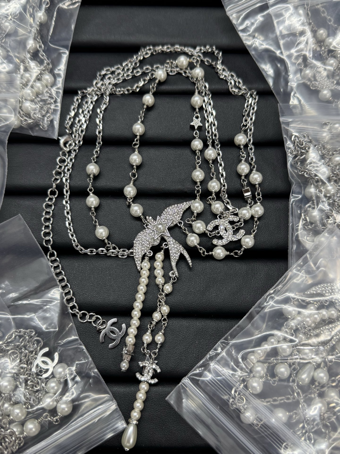 NO:553489,Xiaoxiang's new bird full of diamond tassels heavy-duty pearl tassel waist chain sweater chain, Chanel waist chain Chanel necklace, chanel, sweaters, necklace19860909小香新款飞鸟满钻流苏 重工珍珠流苏腰链毛衣链,香奈儿腰链香奈儿项链,chanel,sweaters,necklace,Jewelry