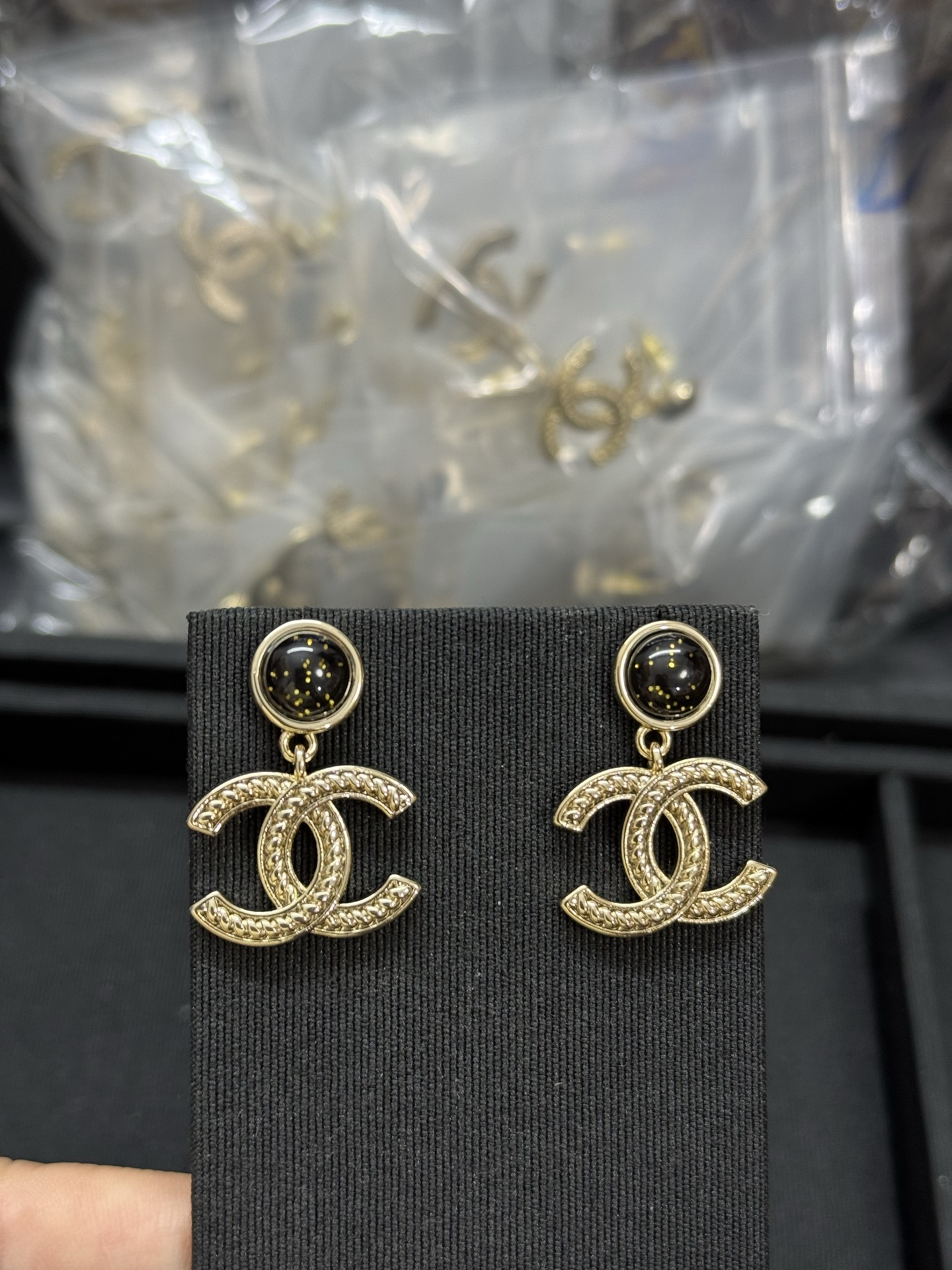 NO:360540,Xiaoxiang new starry sky glass bead double c twisted earrings, Chanel earrings, chanel, earrings19860909小香新款星空琉璃珠双c麻花耳环,香奈儿耳钉,chanel,earrings,Jewelry