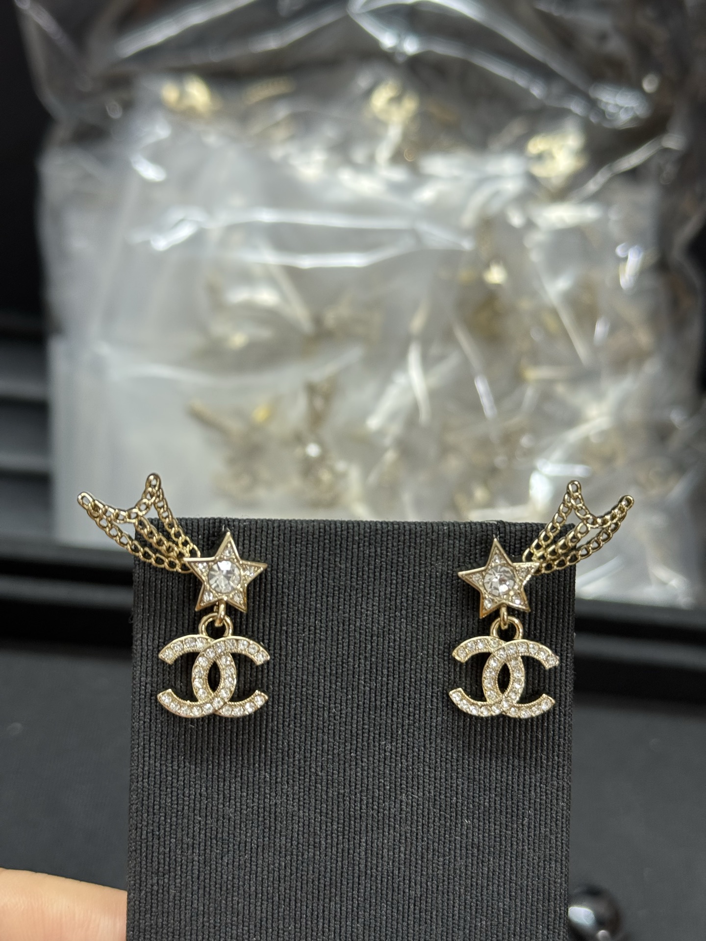 NO:360889,Xiaoxiang new chain five-pointed star hollow earrings, Chanel earrings, chanel, earrings19860909小香新款链条五角星镂空耳环,香奈儿耳钉,chanel,earrings,Jewelry