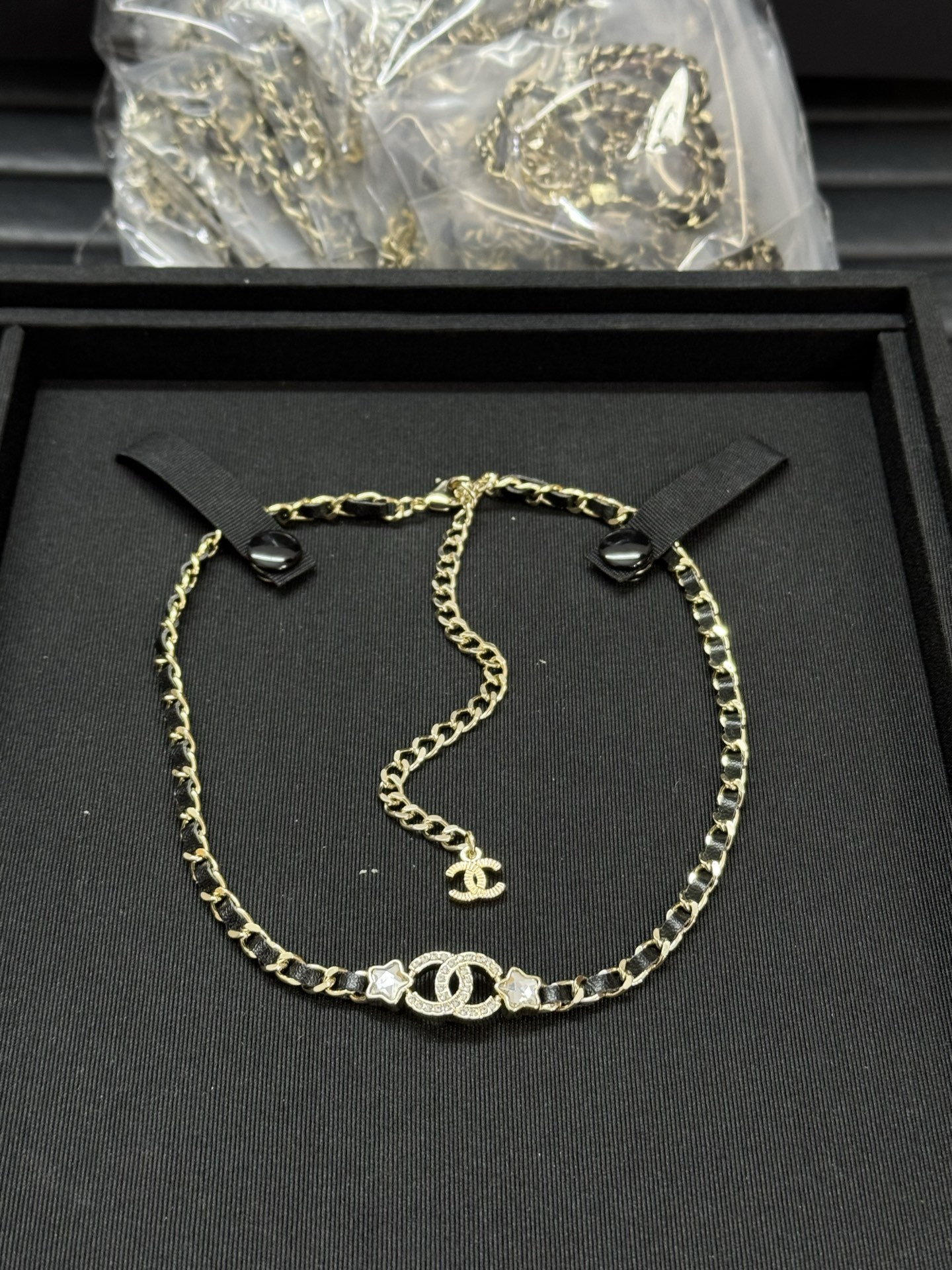 NO:360878,Xiaoxiang new double C rhinestone five-pointed star water rhinestone leather necklace, Chanel necklace, chanel, necklace19860909小香新款双c水钻五角星水钻穿皮项链,香奈儿项链,chanel,necklace,Jewelry