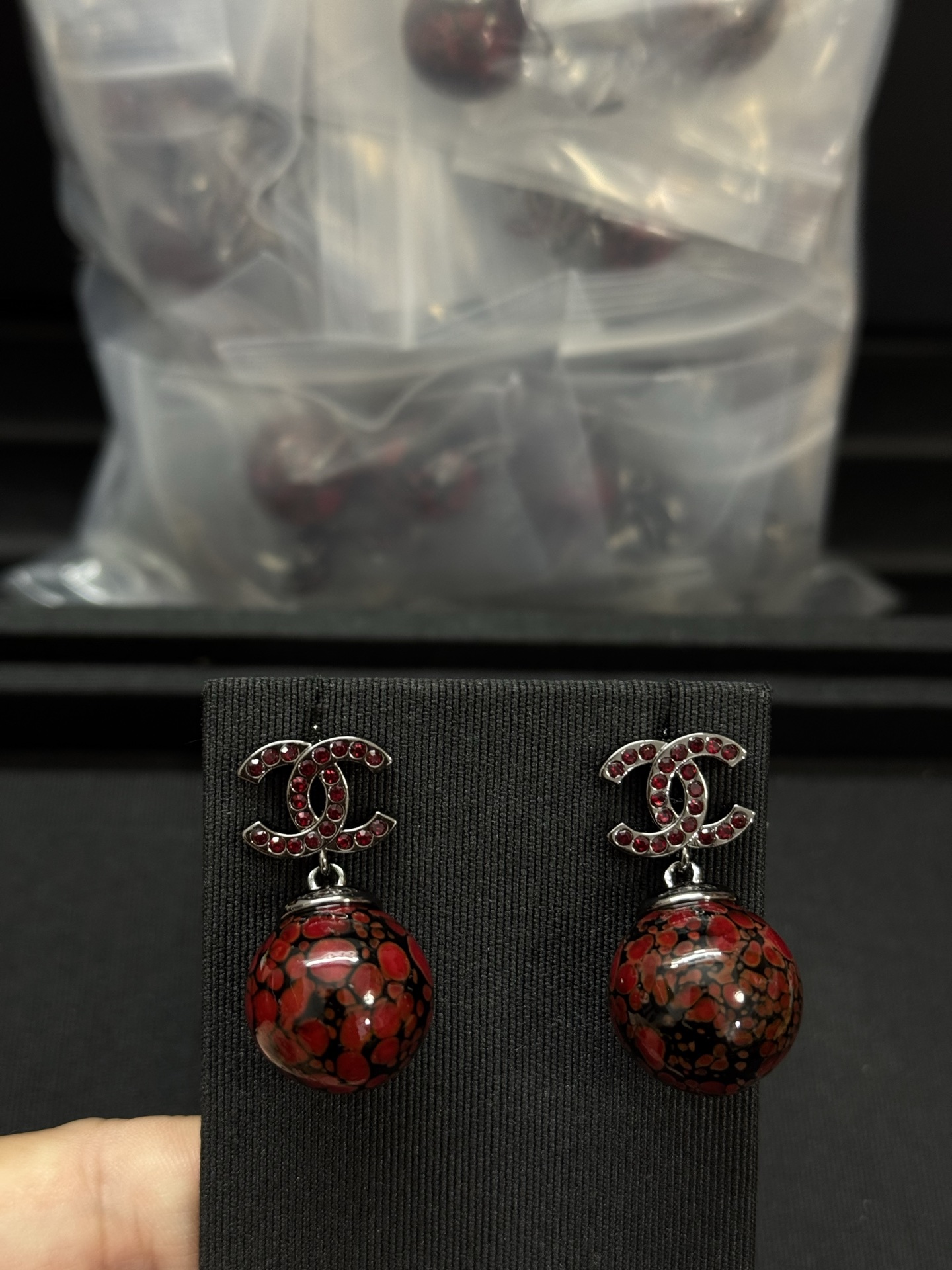 NO:361032,Xiaoxiang new Chinese style red glass beads rhinestone earrings, Chanel earrings, chanel, earrings19860909小香新款中国风 红色琉璃珠 水钻耳环,香奈儿耳钉,chanel,earrings,Jewelry