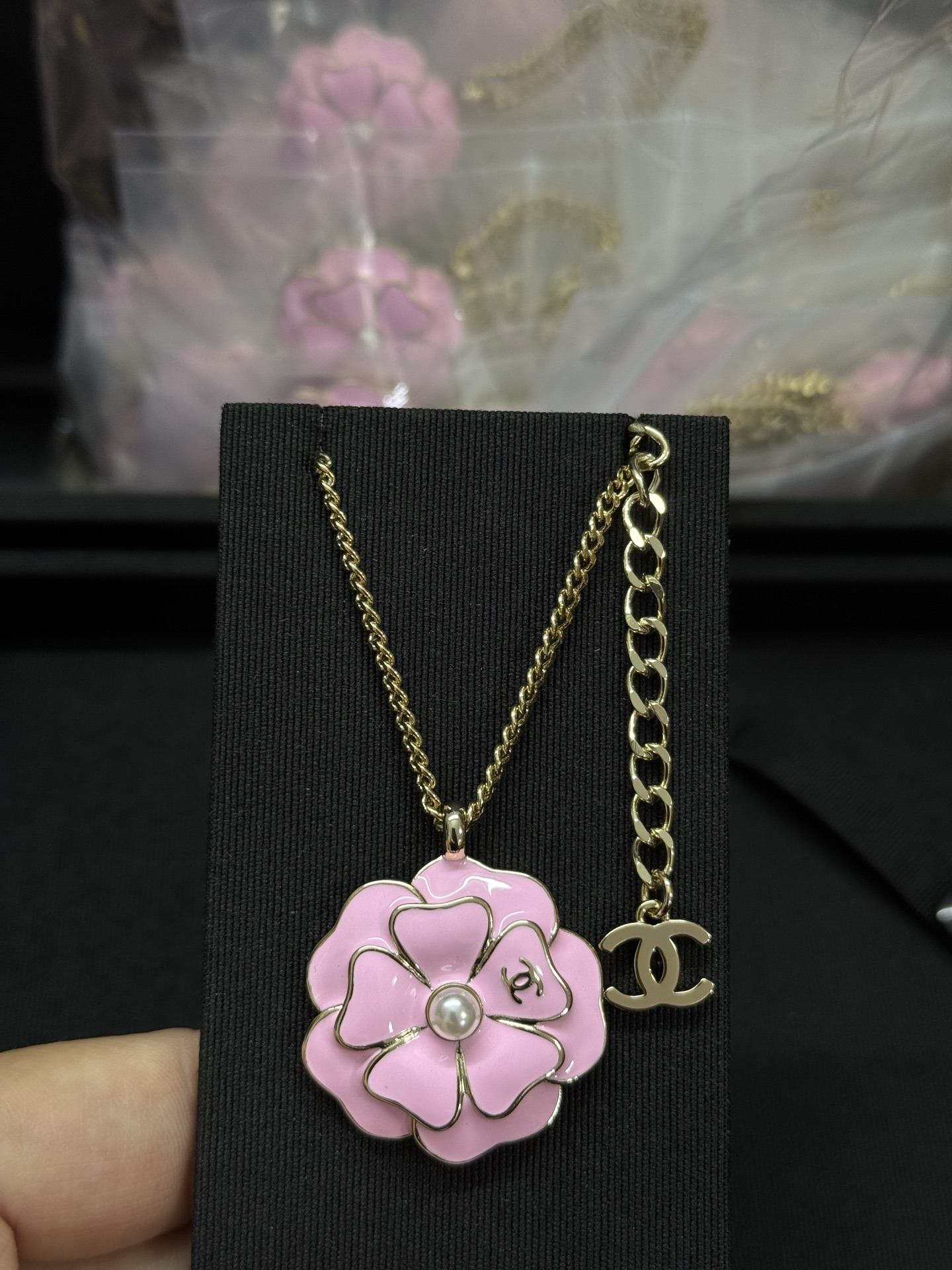 NO:361088,Xiaoxiang's new pink camellia pearl pendant necklace, Chanel necklace, chanel, necklace19860909小香新款粉色山茶花珍珠吊坠项链,香奈儿项链,chanel,necklace,Jewelry