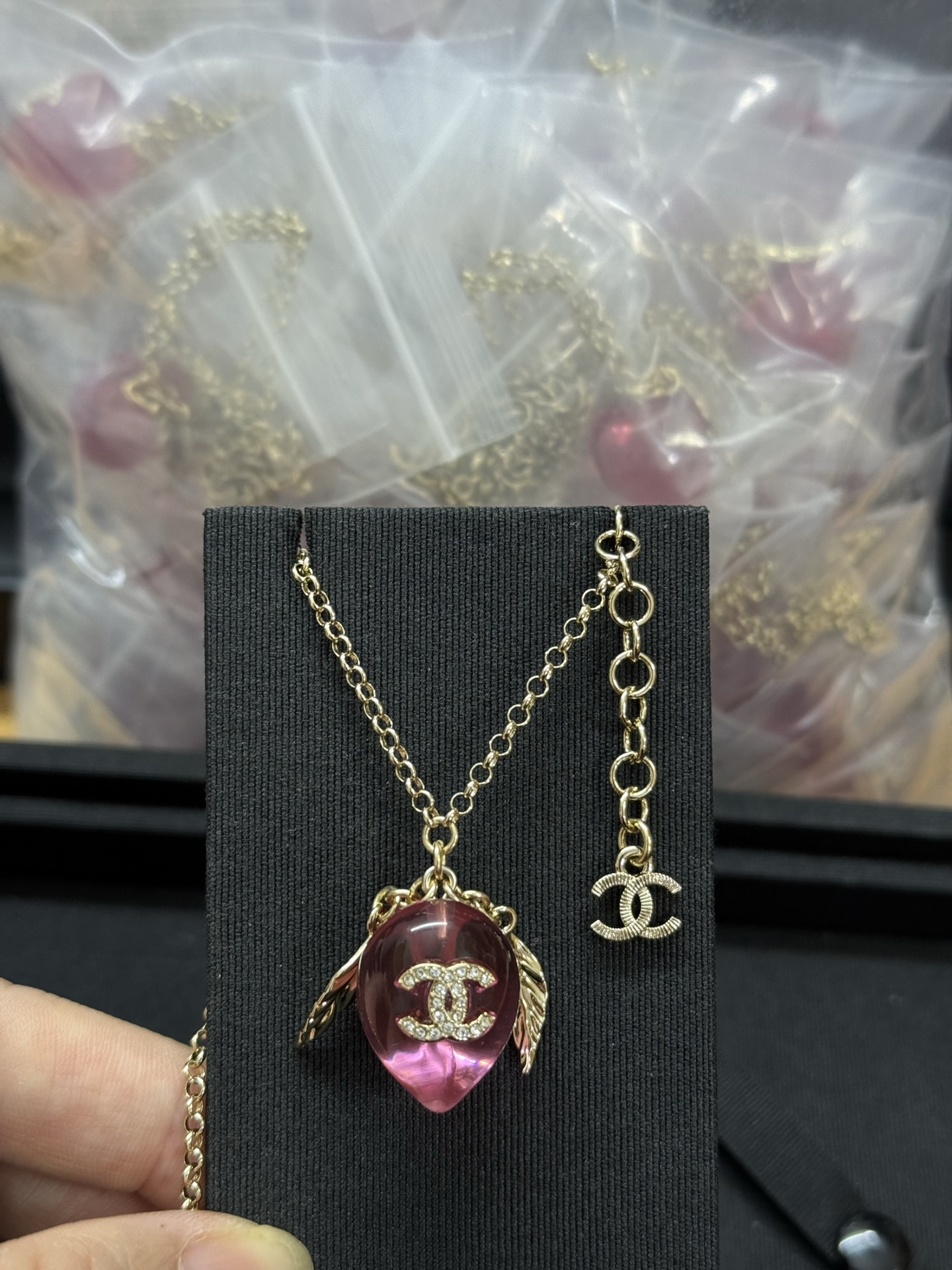 NO:361078,Xiaoxiang's new pink leaf peach necklace, Chanel necklace, chanel, necklace19860909小香新款粉色树叶寿桃项链,香奈儿项链,chanel,necklace,Jewelry