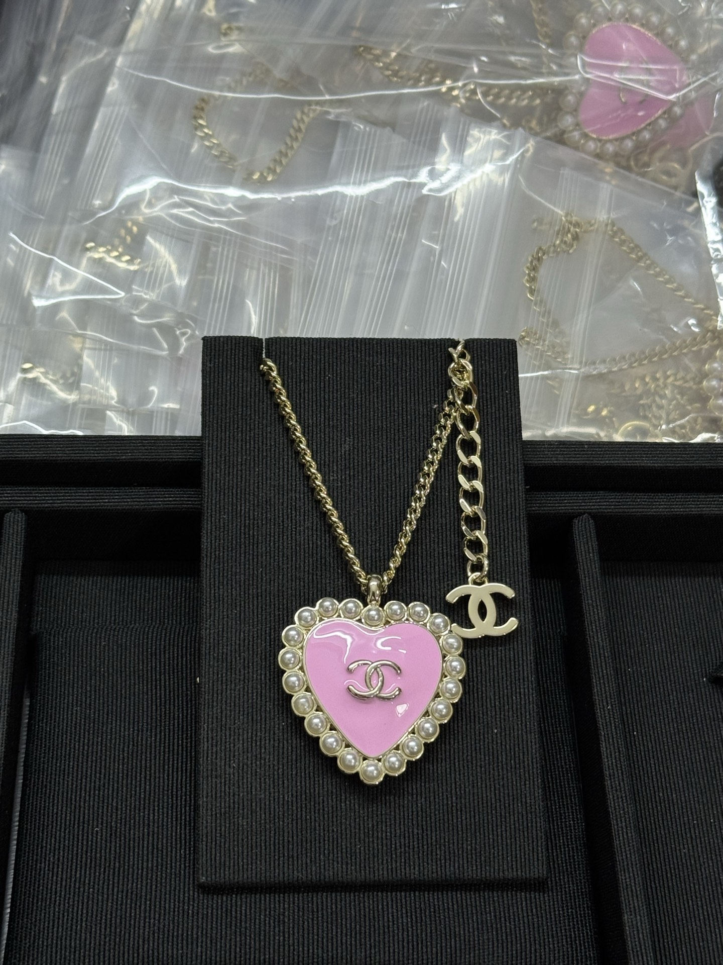 NO:361808,Xiaoxiang's new love pearl pink oil-drop necklace, Chanel necklace, chanel, necklace19860909小香新款爱心珍珠粉色滴油项链,香奈儿项链,chanel,necklace,Jewelry