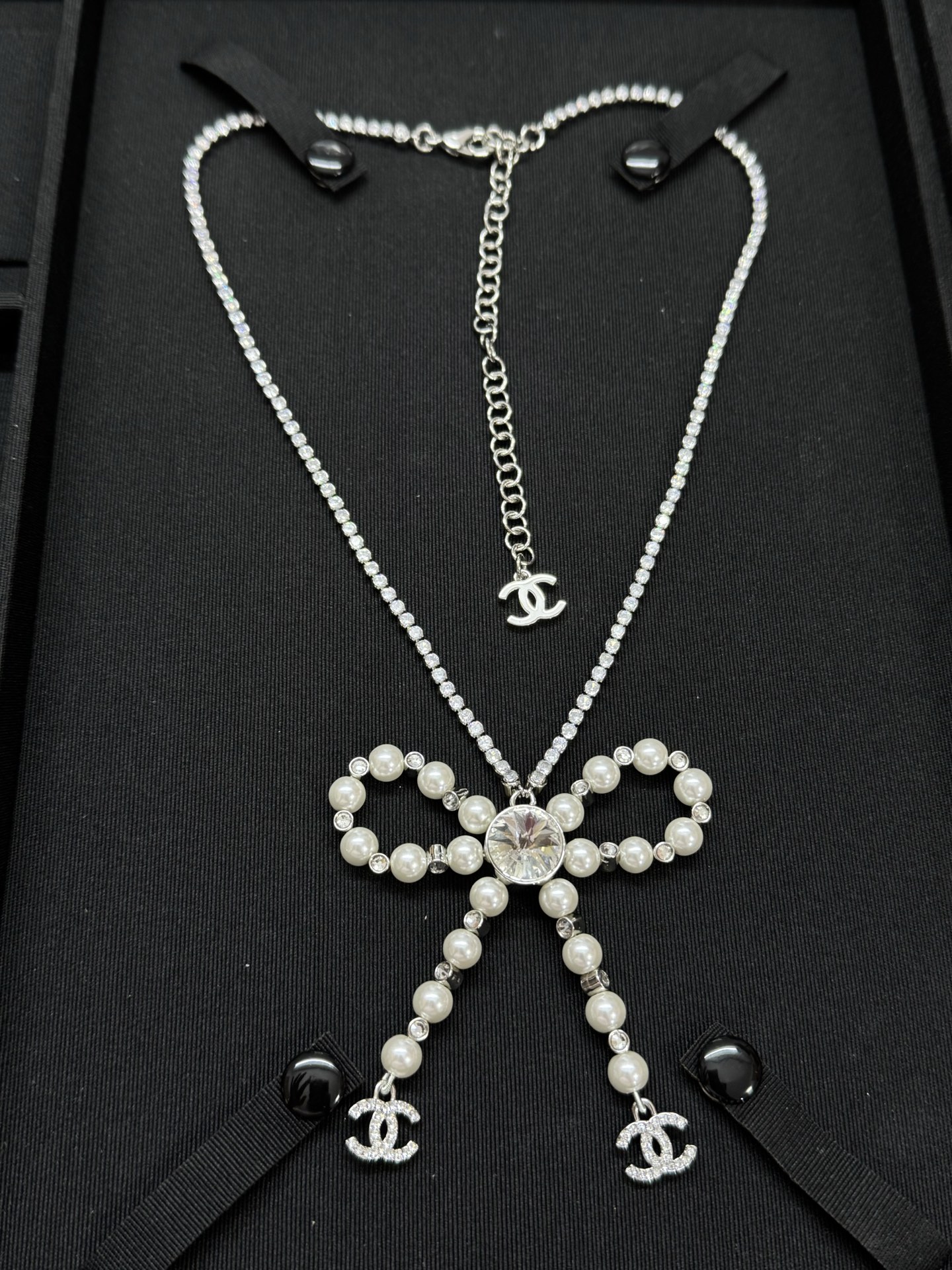NO:361740,Xiaoxiang's new bow-knot pearl round diamond necklace, Chanel necklace, chanel, necklace19860909小香新款蝴蝶结珍珠圆钻项链,香奈儿项链,chanel,necklace,Jewelry