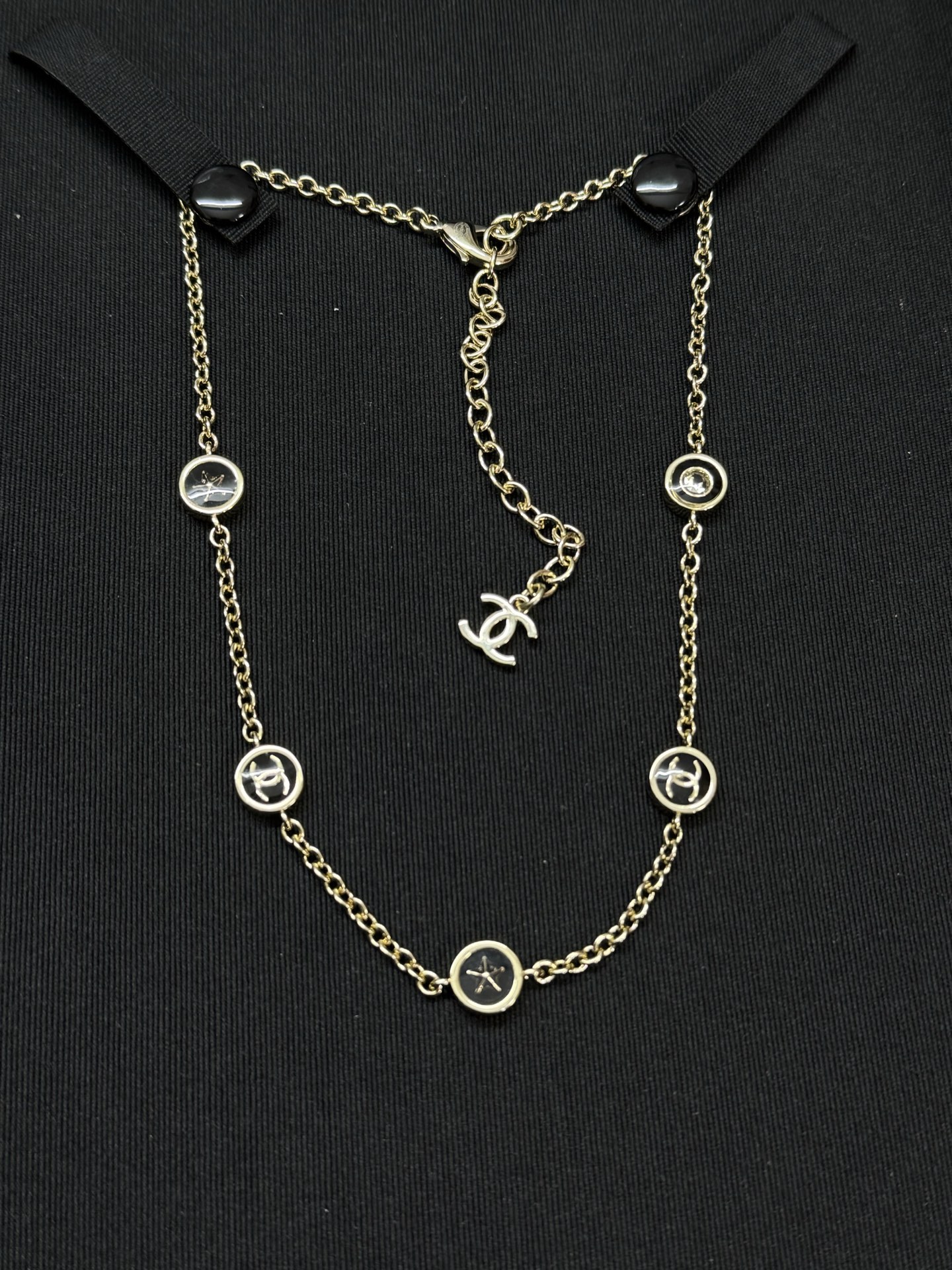 NO:574332,Xiaoxiang's new round black resin necklace, Chanel necklace, chanel,necklace19860909小香新款圆形黑色树脂项链,香奈儿项链,chanel,necklace,Jewelry