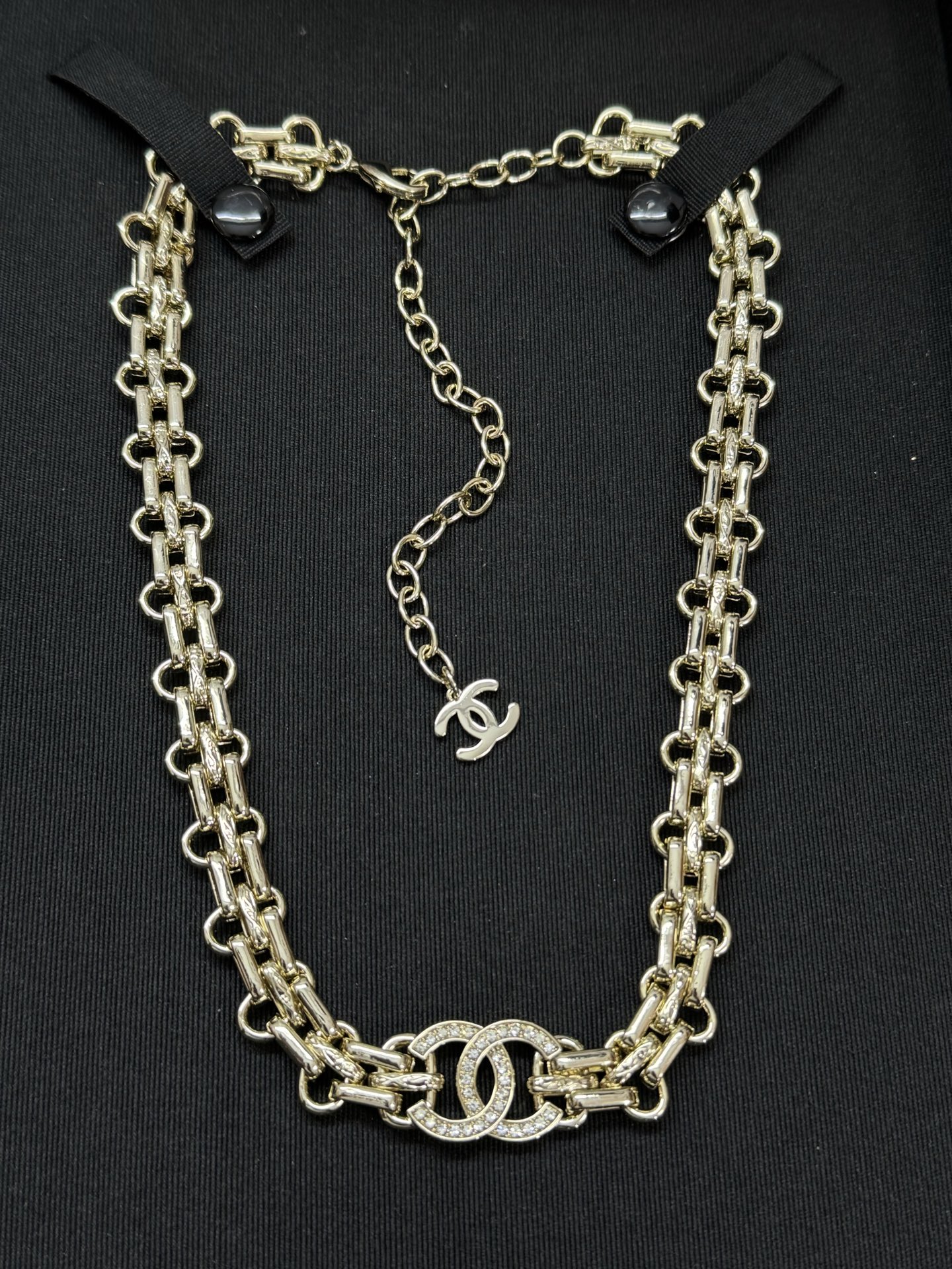 ¥188 
小香新款粗链条双c满钻 重工项链