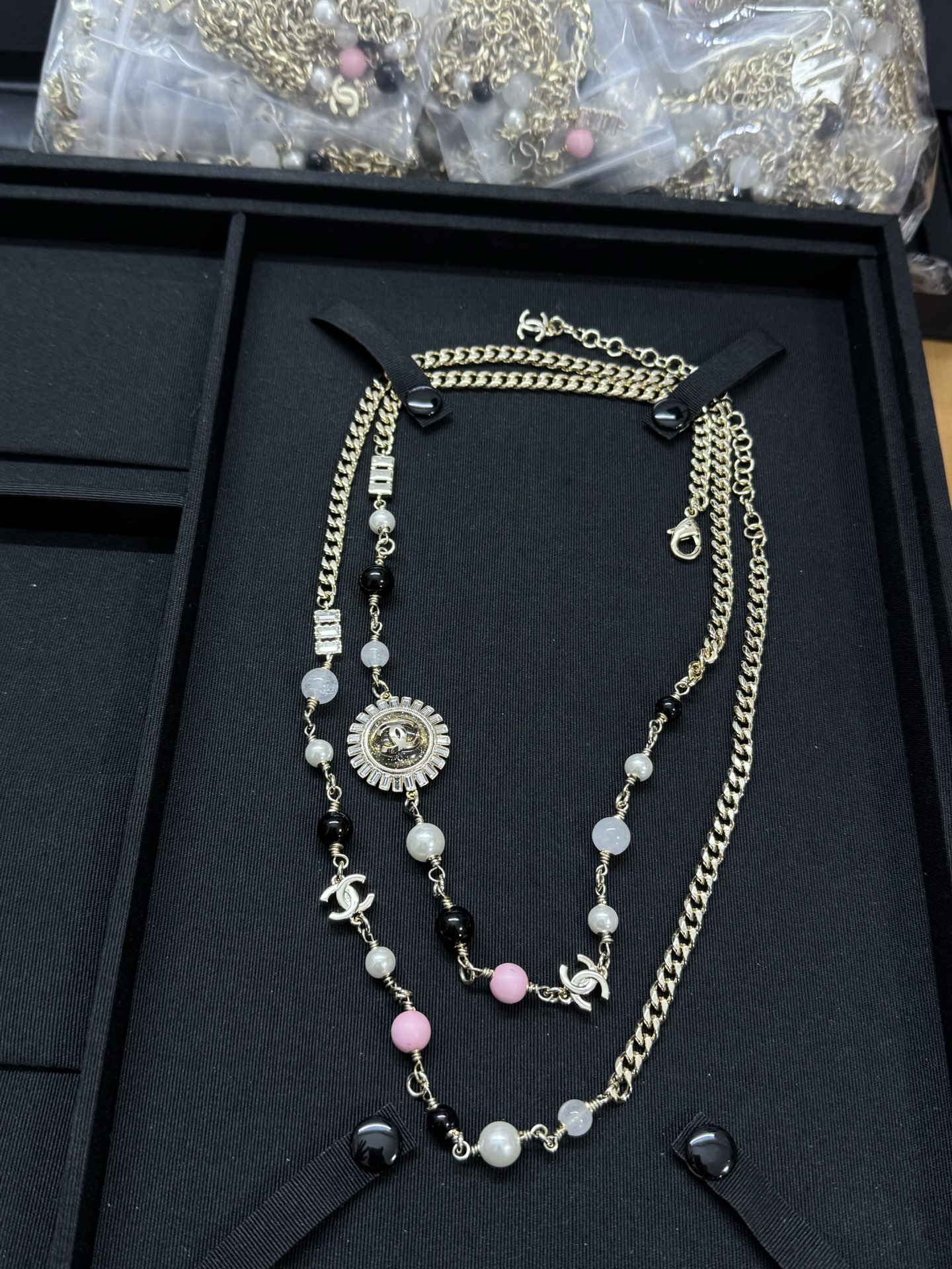 NO:619361,Xiaoxiang's new color pearl amber sunflower long necklace sweater chain, Chanel necklace, chanel, sweaters, necklace19860909小香新款 彩色珍珠 琥珀太阳花长项链 毛衣链,香奈儿项链,chanel,sweaters,necklace,Jewelry