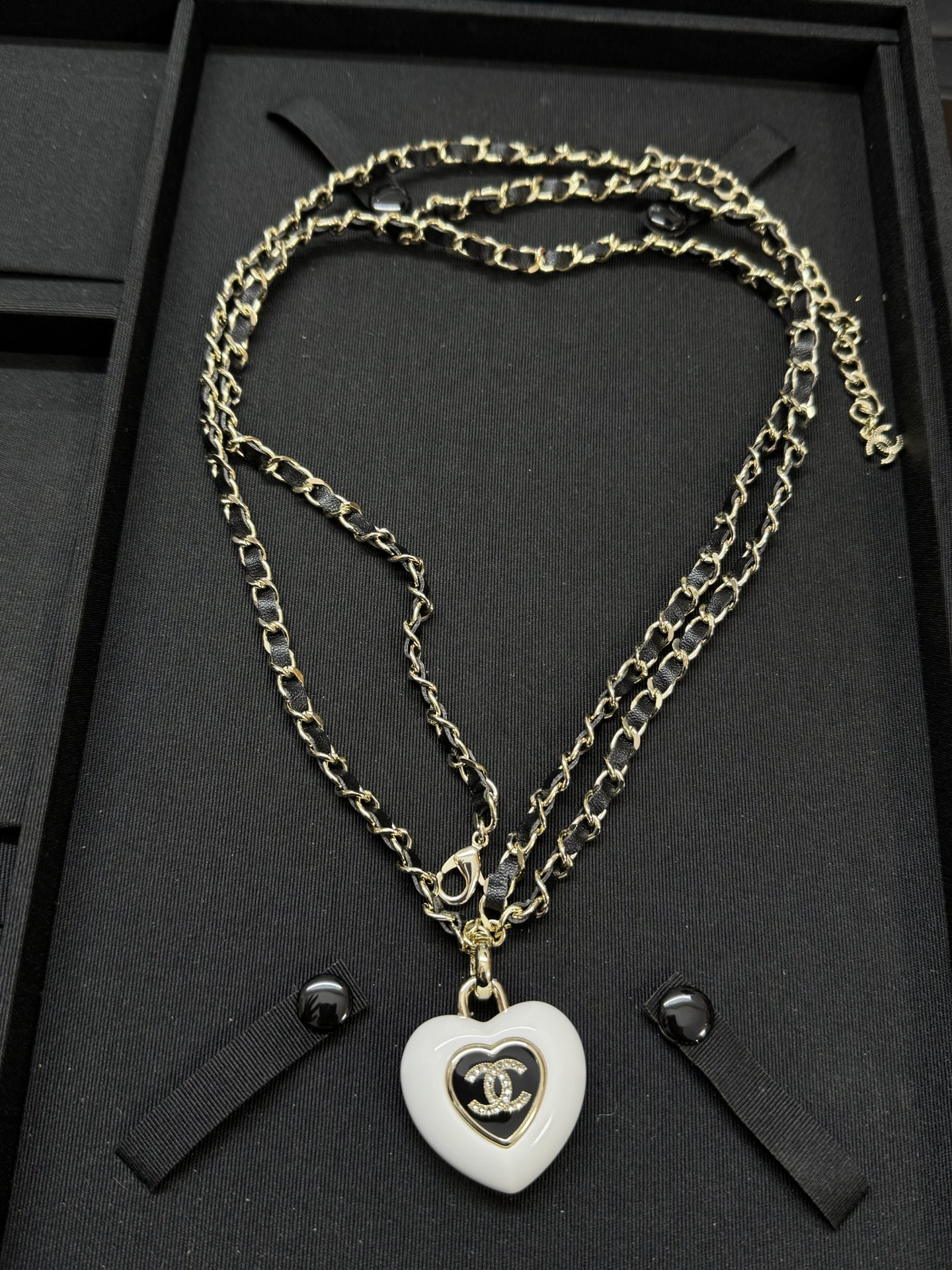 NO:619301,Xiaoxiang's new white love peach heart resin leather double-layer waist chain, Chanel waist chain, chanel19860909小香新款白色爱心桃心树脂穿皮双层腰链,香奈儿腰链,chanel,Jewelry