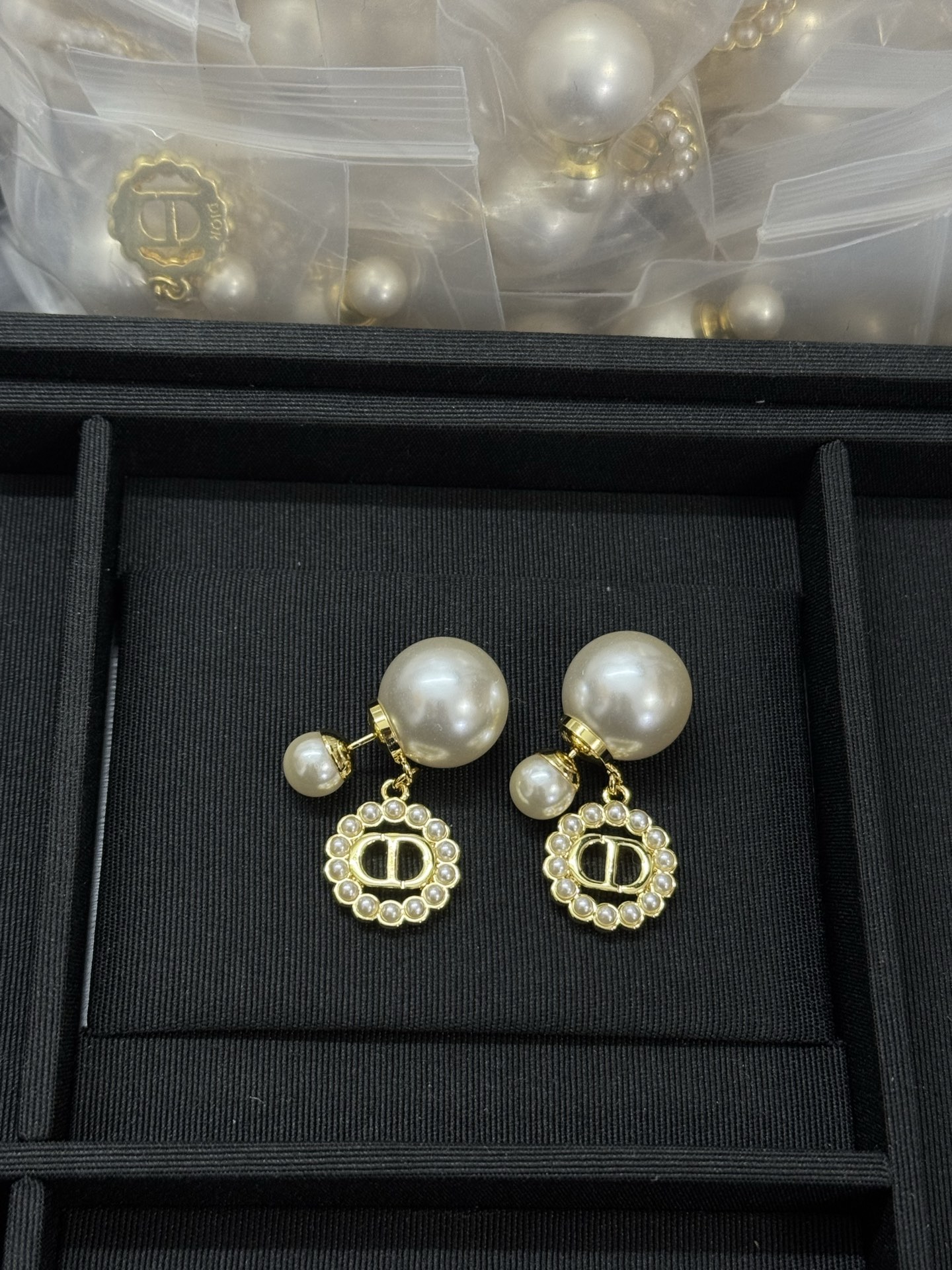 NO:639398,Dior new round cd pearl earrings, Dior earrings, dior, dior, earrings19860909迪奥新款圆形cd珍珠耳环,Dior耳钉,dior,dior,earrings,Jewelry