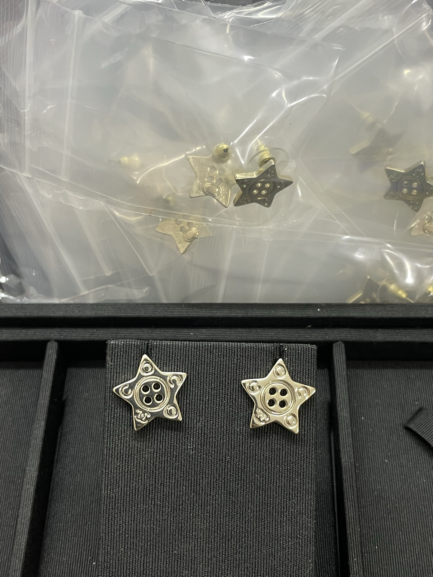 NO:688937,Xiaoxiang's new five-pointed star button earrings, Chanel earrings, chanel19860909小香新款五角星纽扣耳钉,香奈儿耳钉,chanel,Jewelry