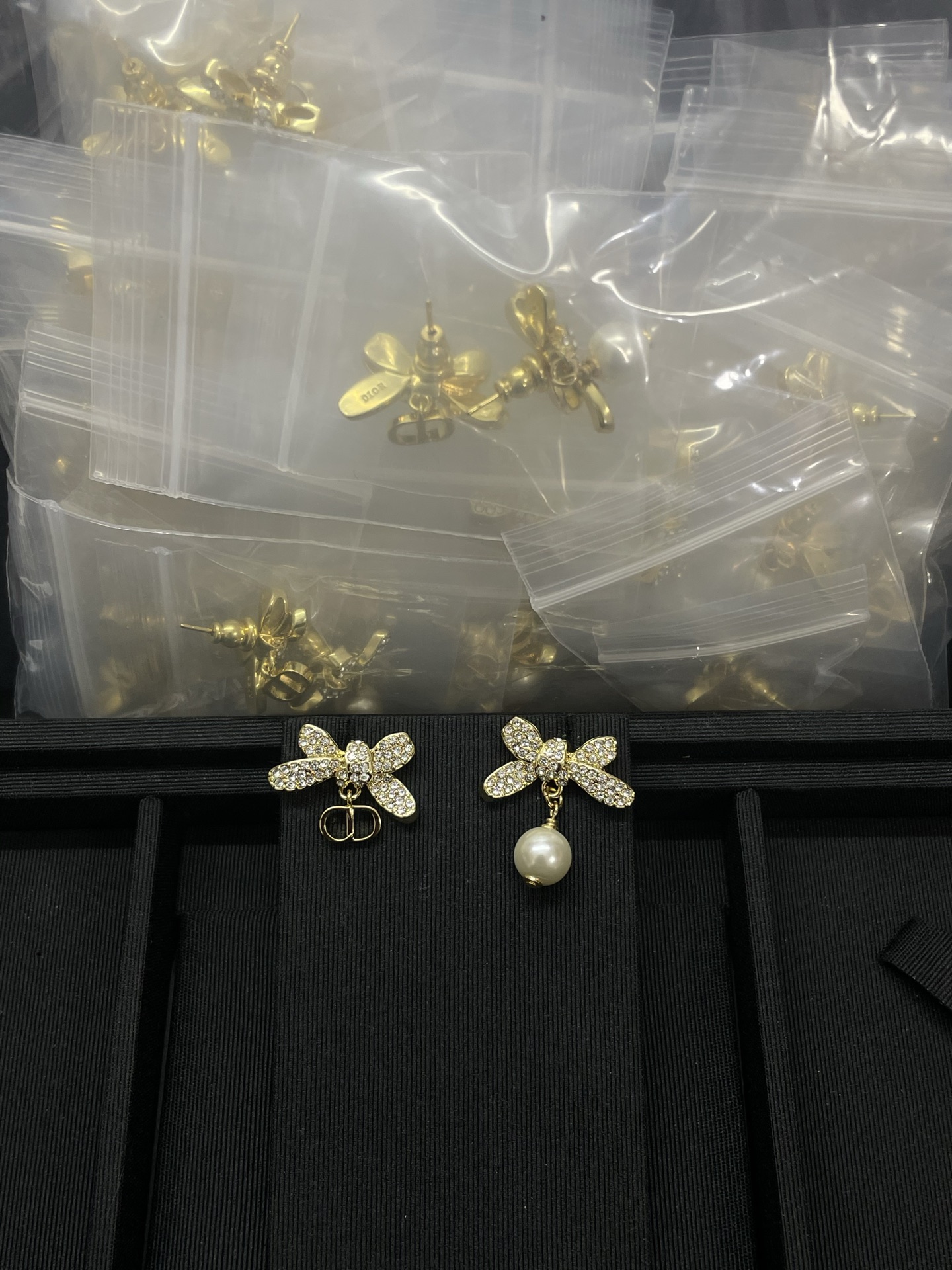 NO:766515,Dior's new bow full diamond asymmetric earrings, Dior earrings, dior, dior19860909迪奥新款蝴蝶结满钻不对称耳钉,Dior耳钉,dior,dior,Jewelry