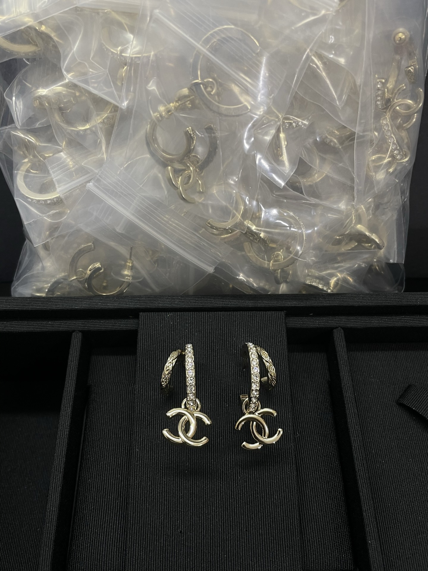 NO:766551,Xiaoxiang's new double circle glossy double C earrings, Chanel earrings, chanel, earrings19860909小香新款双圈光面双c耳环,香奈儿耳钉,chanel,earrings,Jewelry