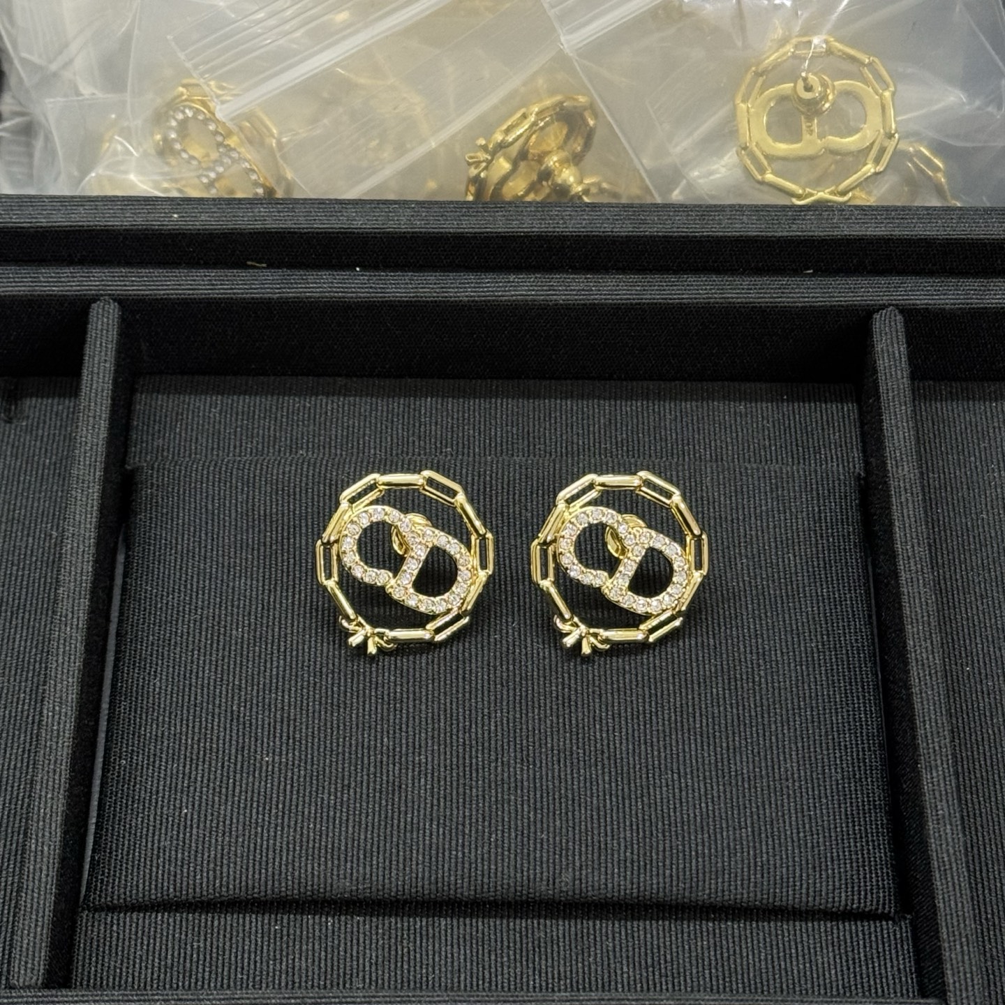 NO:816952,Dior's new hollow CD full diamond earrings, Dior earrings, dior, dior19860909迪奥新款镂空CD满钻耳钉,Dior耳钉,dior,dior,Jewelry