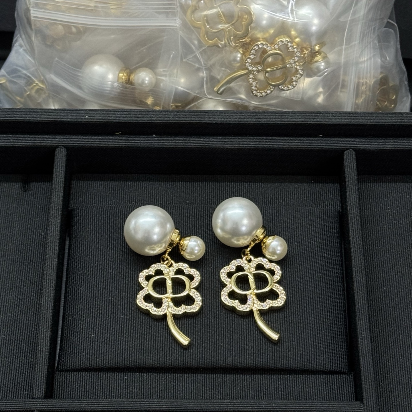 NO:816958,Dior's new four-leaf clover full diamond CD pearl earrings, Dior earrings, dior, dior, earrings19860909迪奥新款四叶草满钻CD珍珠耳环,Dior耳钉,dior,dior,earrings,Jewelry