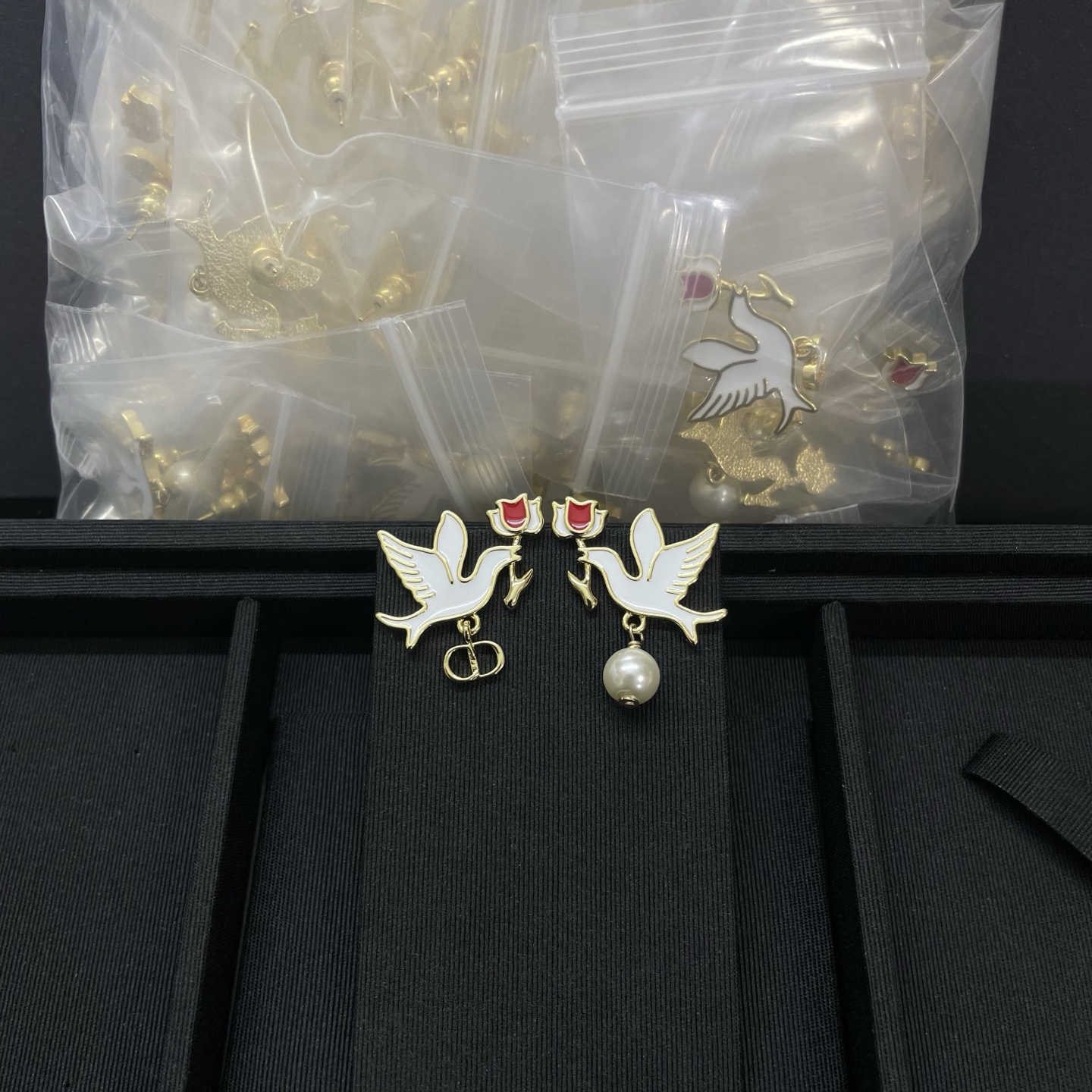 NO:857769,Dior new pigeon earrings, Dior earrings, dior, dior, earrings19860909迪奥新款鸽子耳环,Dior耳钉,dior,dior,earrings,Jewelry