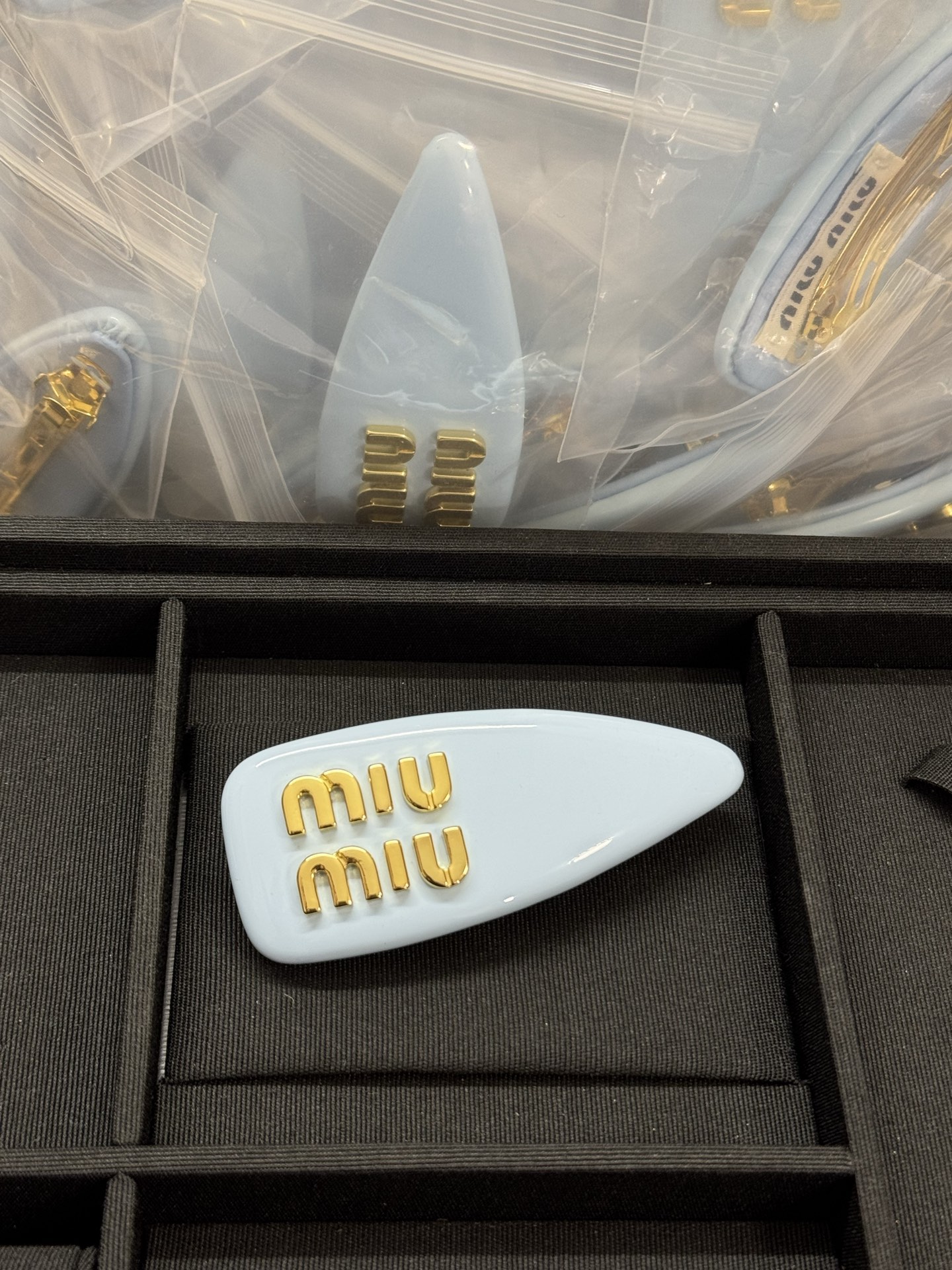NO:895996,Miumiu letter hairpins 5 colors,miumiu hairpins,miumiu,hairpins19860909缪缪miumiu 字母发夹 5色,miumiu发夹,miumiu,hairpins,Jewelry