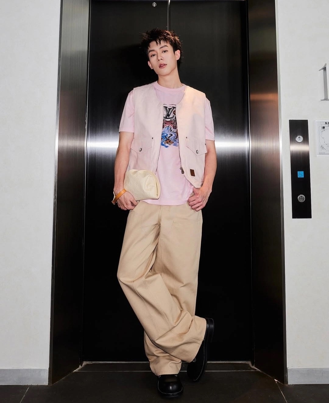 NO:488583,Model upper body picture, alexander wang19860909模特上身图,,alexander wang,Men's clothing