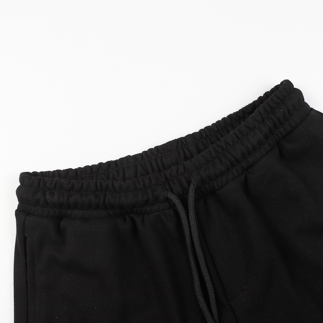 P70 DENIM TEAR
S夏季新款木棉花短裤
颜色：灰 绿 红 黑
码数：S M L XL