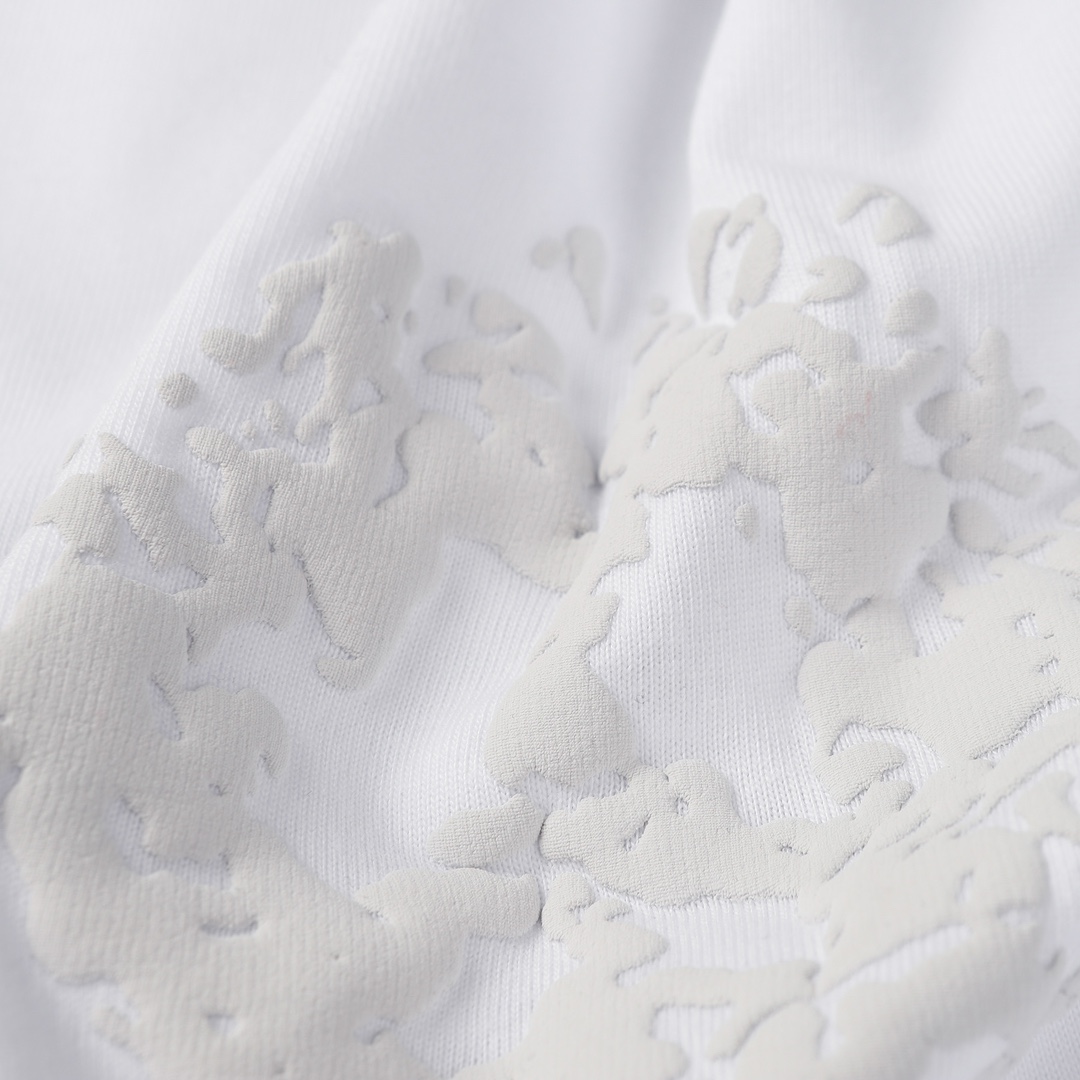 P53  DENIM TEARS
木棉花夏季新款短袖
颜色：黑 白
码数：S M L XL