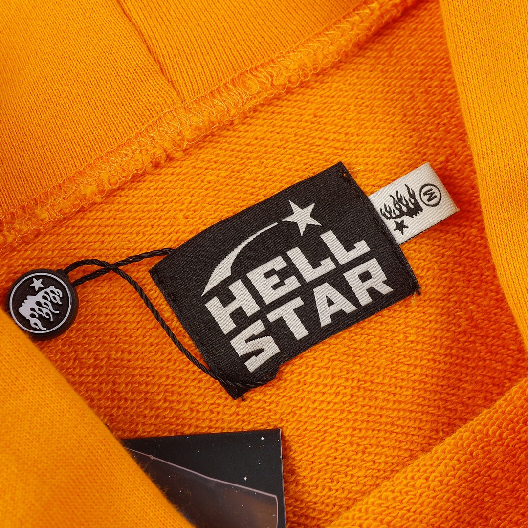 上衣P105 裤子P95 一套200
 Hellstar 地狱之星
美式系列潮 卫衣带帽子 长裤子工艺字母绘图一套装

颜色：洗黄色
码数：S M L XL