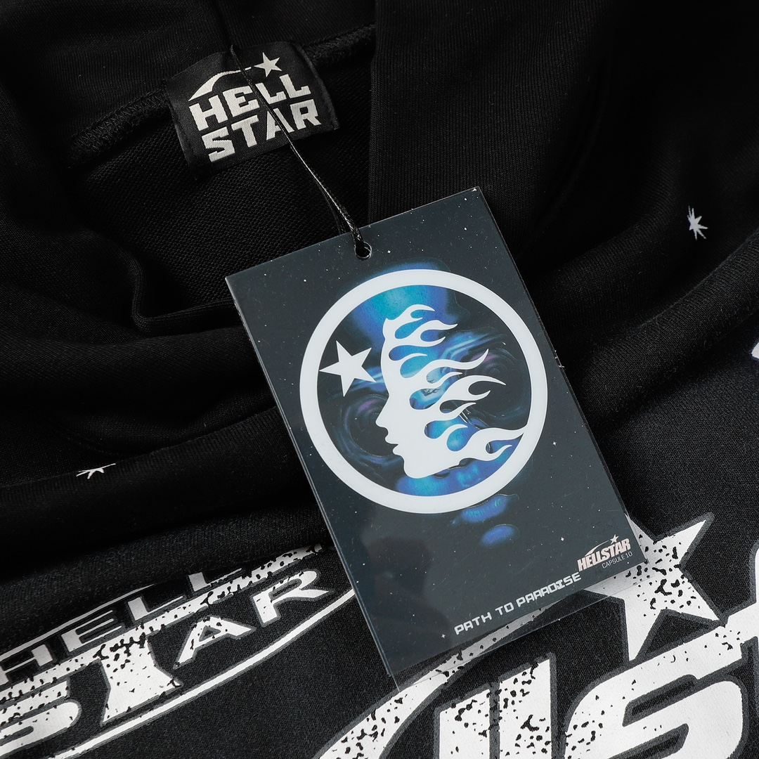  上衣100 裤子95 一套195
 Hellstar 地狱之星
美式系列潮 卫衣带帽子 长裤子工艺字母绘图一套装
颜色：洗黑色
码数：S M L XL