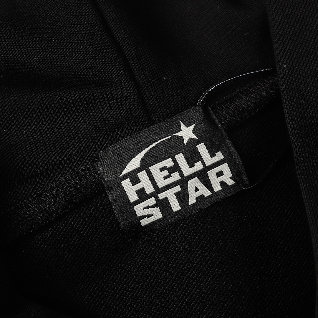  上衣100 裤子95 一套195
 Hellstar 地狱之星
美式系列潮 卫衣带帽子 长裤子工艺字母绘图一套装
颜色：洗黑色
码数：S M L XL