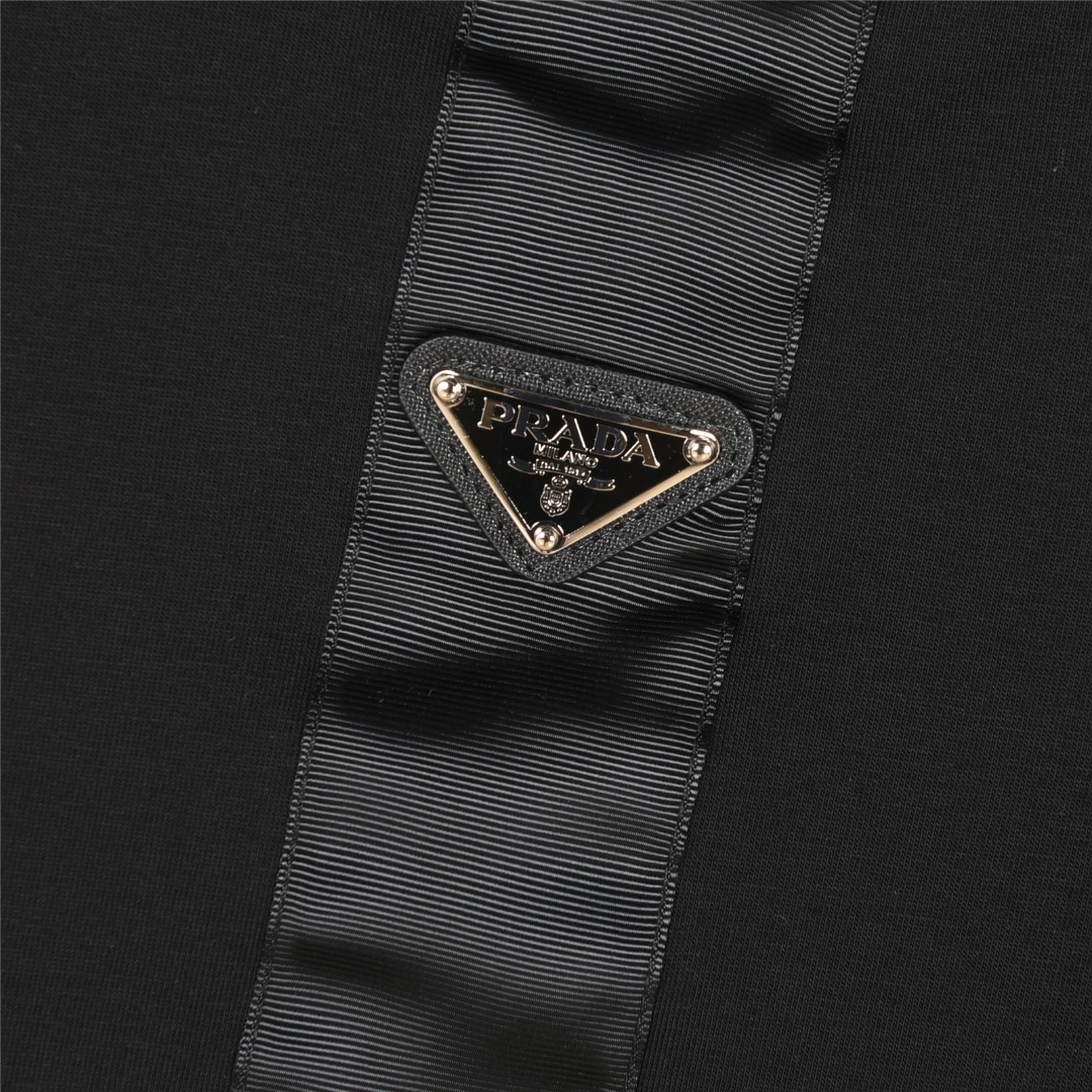 PRADA/普拉达 25ss 后背尼龙织带三角标镶嵌短袖T恤 黑色白色