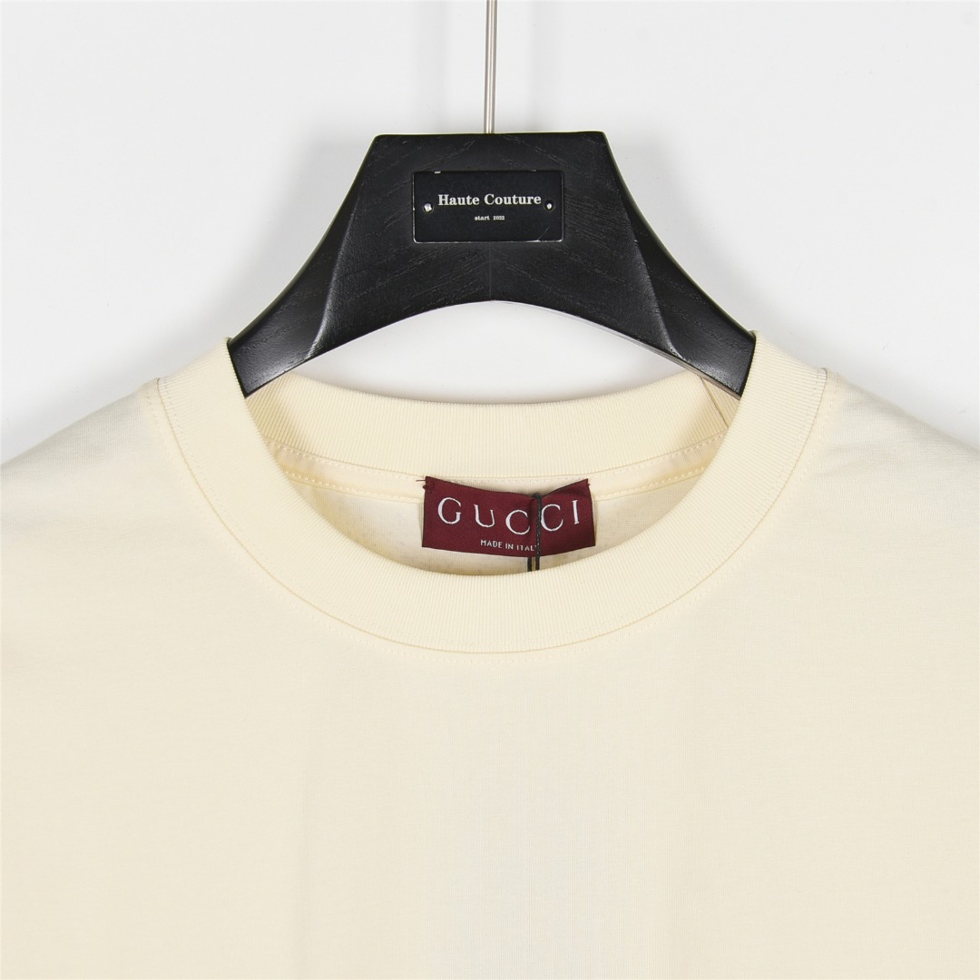 Gucci/古驰 25ss 喷绘大logo短袖T恤 黑色 杏色-Top High Quatity Cheap Sneakers Fashion Clothing Clothes Bags handbags Shoes of all Brand wholesale With The best Quality And Beautiful Price from China Factory Chinese suppliers wholesaler seller Gucci/古驰 25ss 喷绘大logo短袖T恤 黑色 杏色