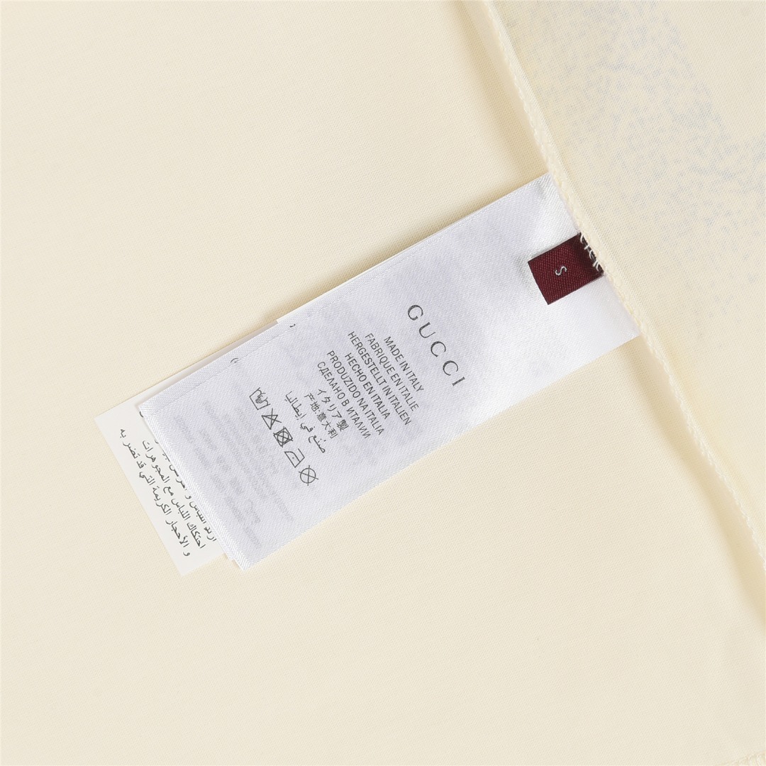 Gucci/古驰 25ss 喷绘大logo短袖T恤 黑色 杏色-Top High Quatity Cheap Sneakers Fashion Clothing Clothes Bags handbags Shoes of all Brand wholesale With The best Quality And Beautiful Price from China Factory Chinese suppliers wholesaler seller Gucci/古驰 25ss 喷绘大logo短袖T恤 黑色 杏色
