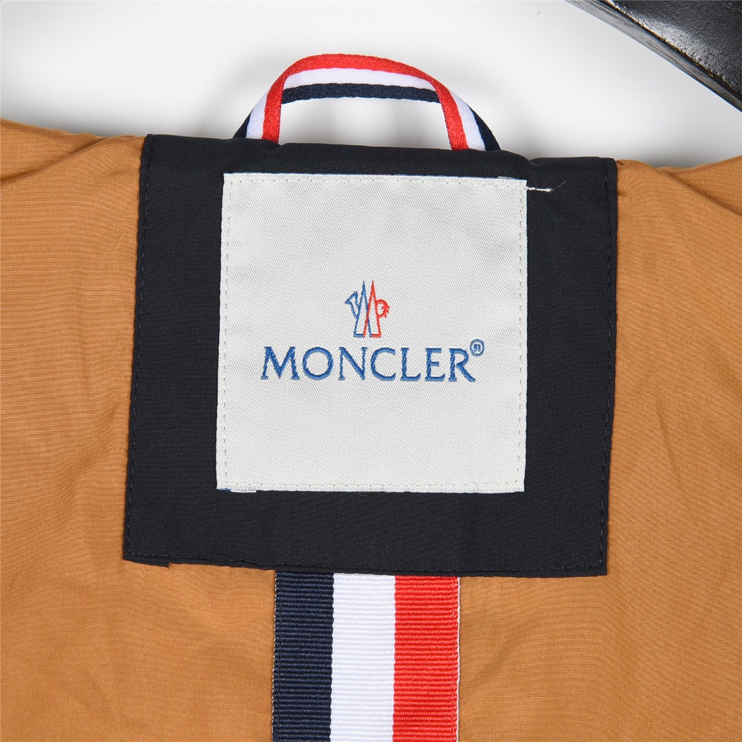 Moncler/蒙口 25ss 小标刺绣拉链连帽夹克外套 藏青